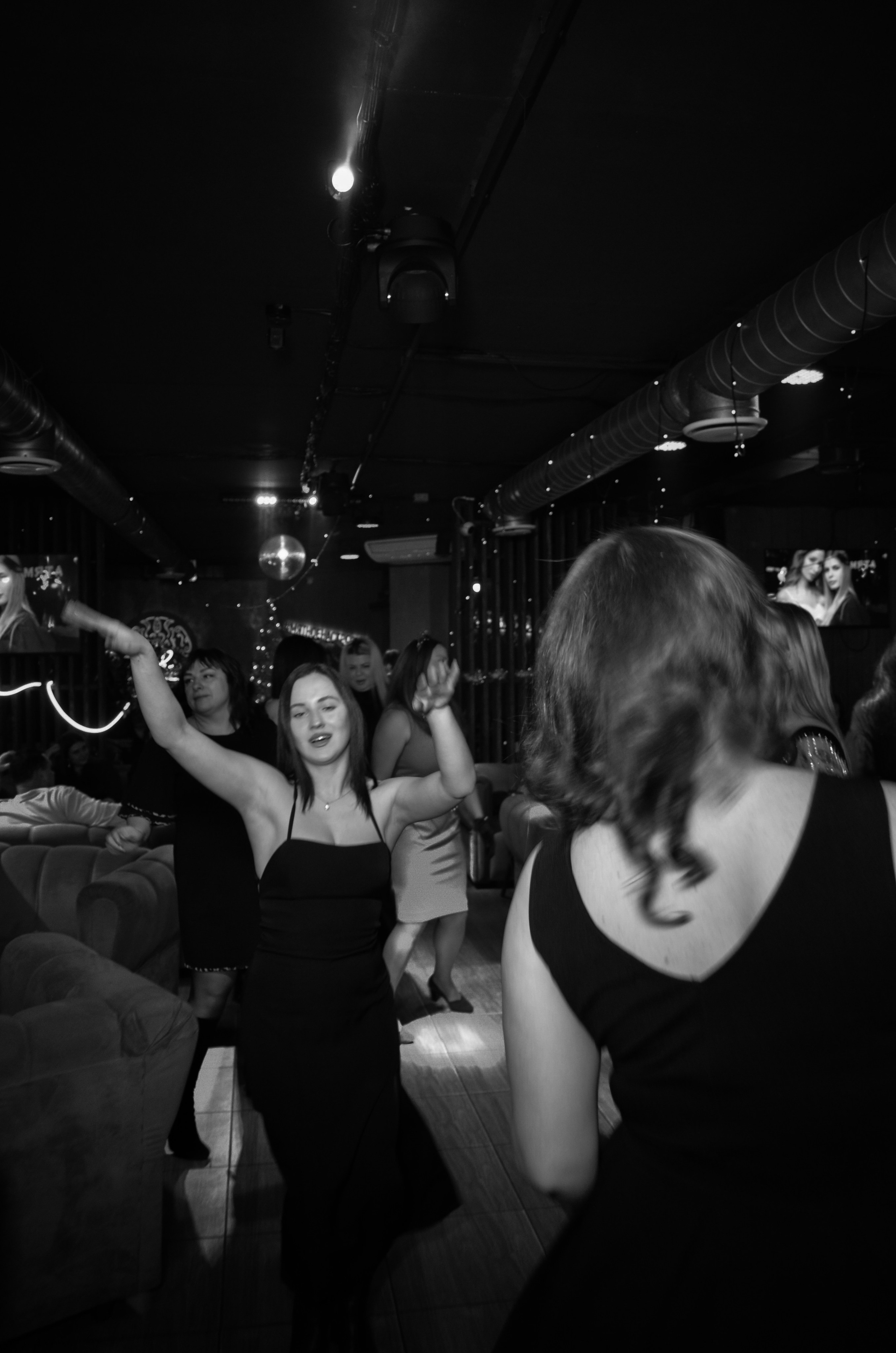 19.12.25 New Year Party. Мята Спортивная — Кальянная, караоке, бар в Минске