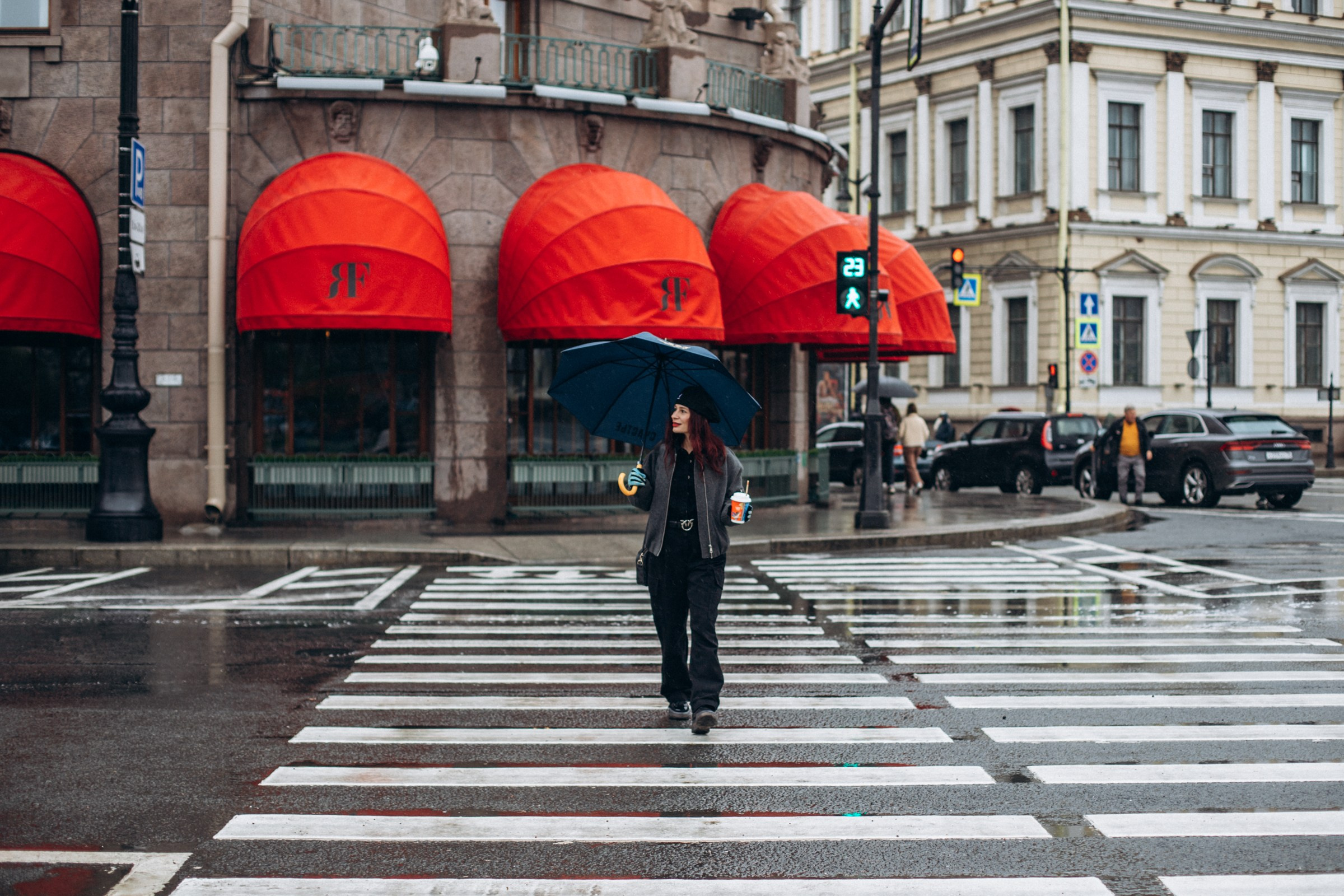 Людмила в мае. Фотопрогулка в Петербурге. Индивидуальный и семейный фотограф в Санкт-Петербурге