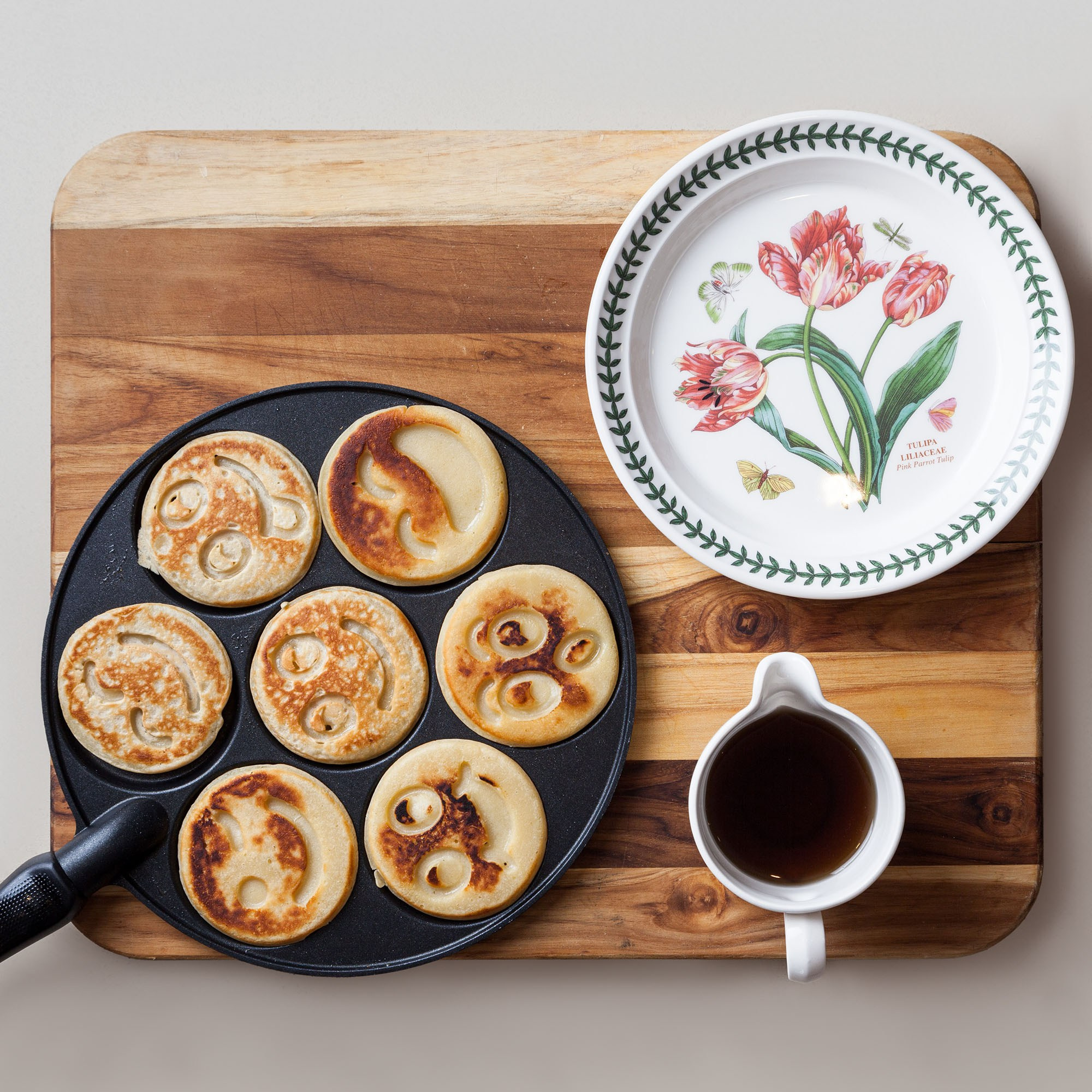 Оладьи Ruggeri с маслом и кленовым сиропом