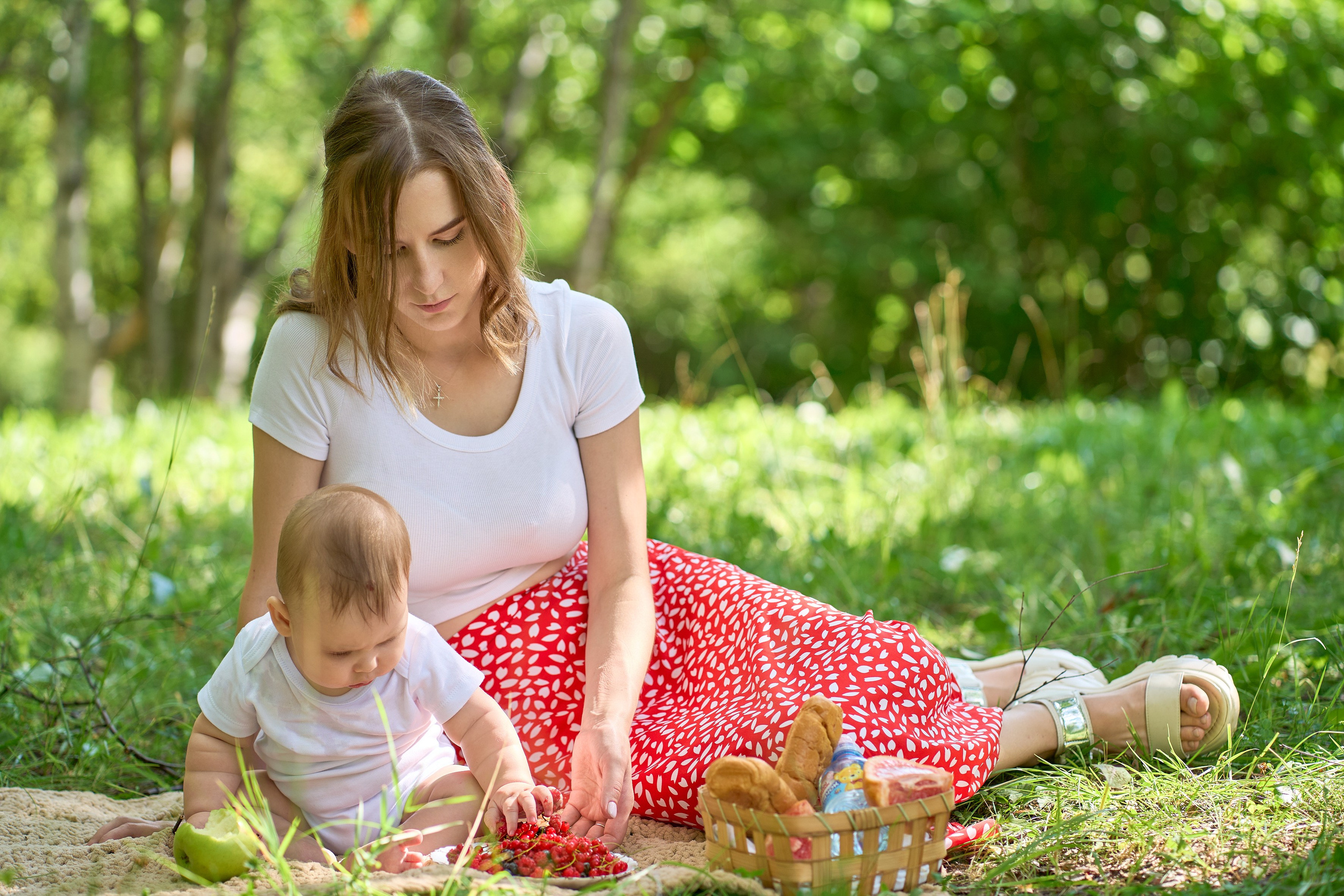 С маленькими детьми на природе. Репортажный и портретный фотограф в Томске Ларионов Артём
