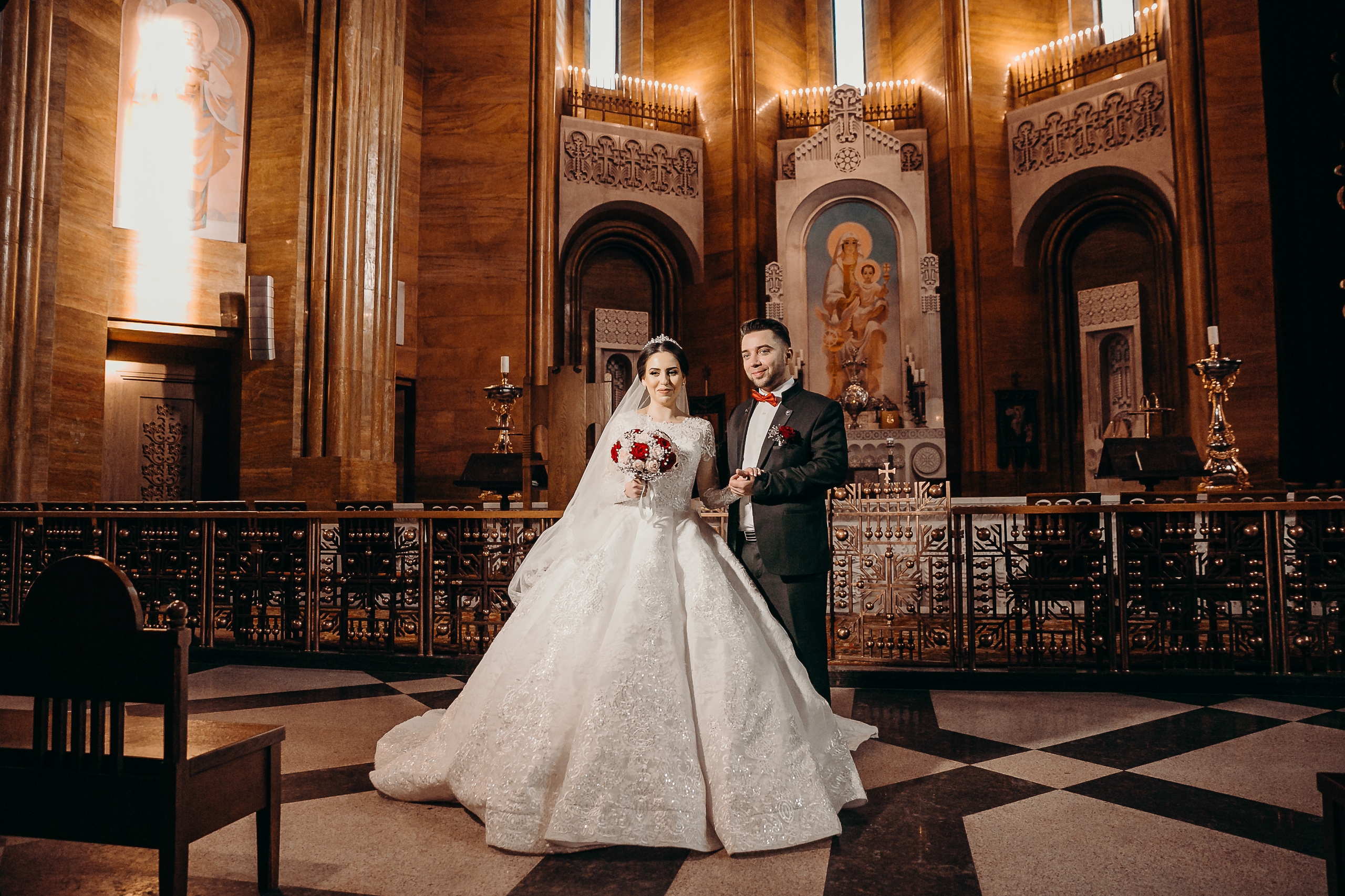 Свадебный фотограф на венчание в армянском Храме