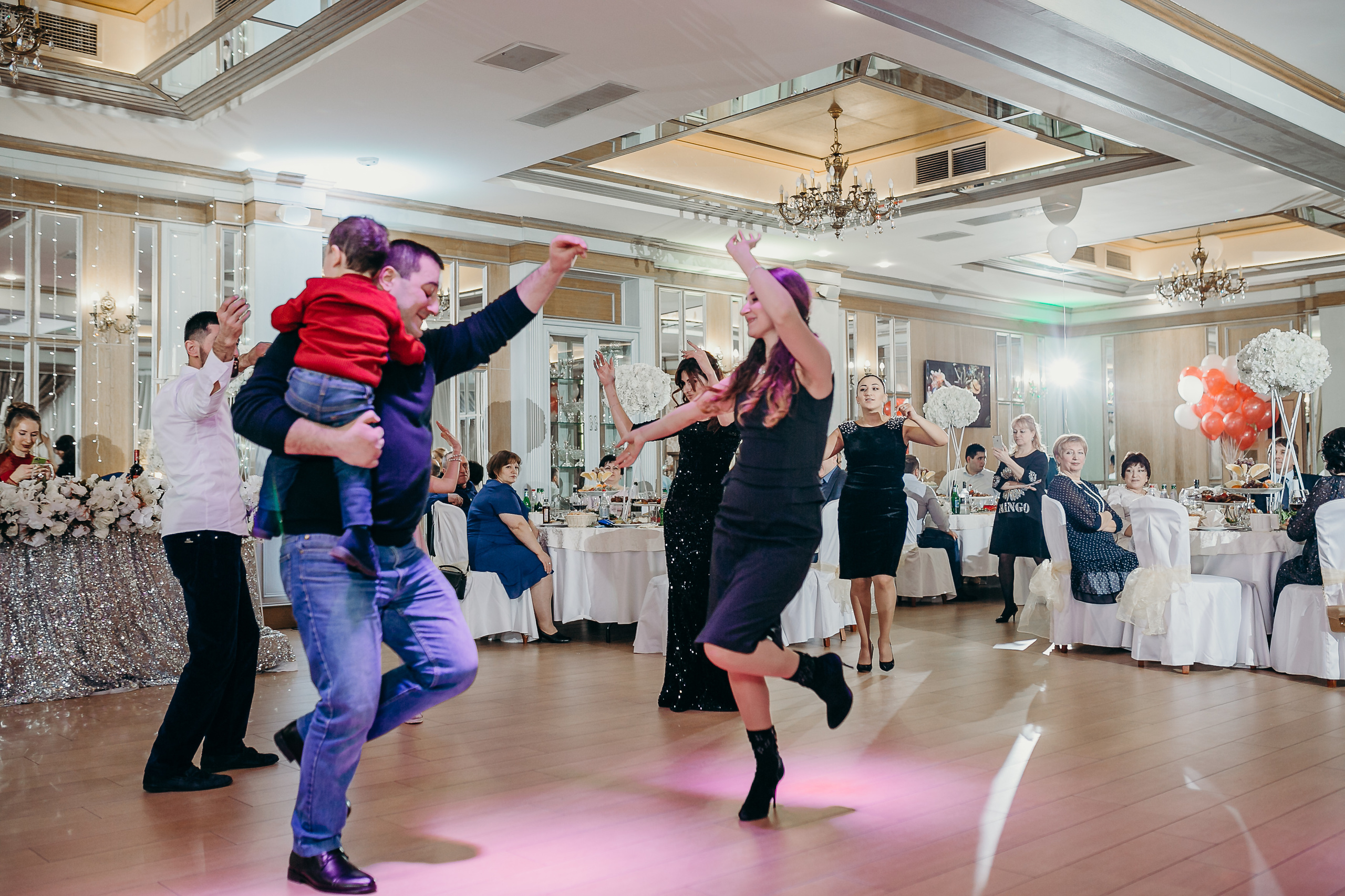 Свадебный фотограф на венчание в армянском Храме
