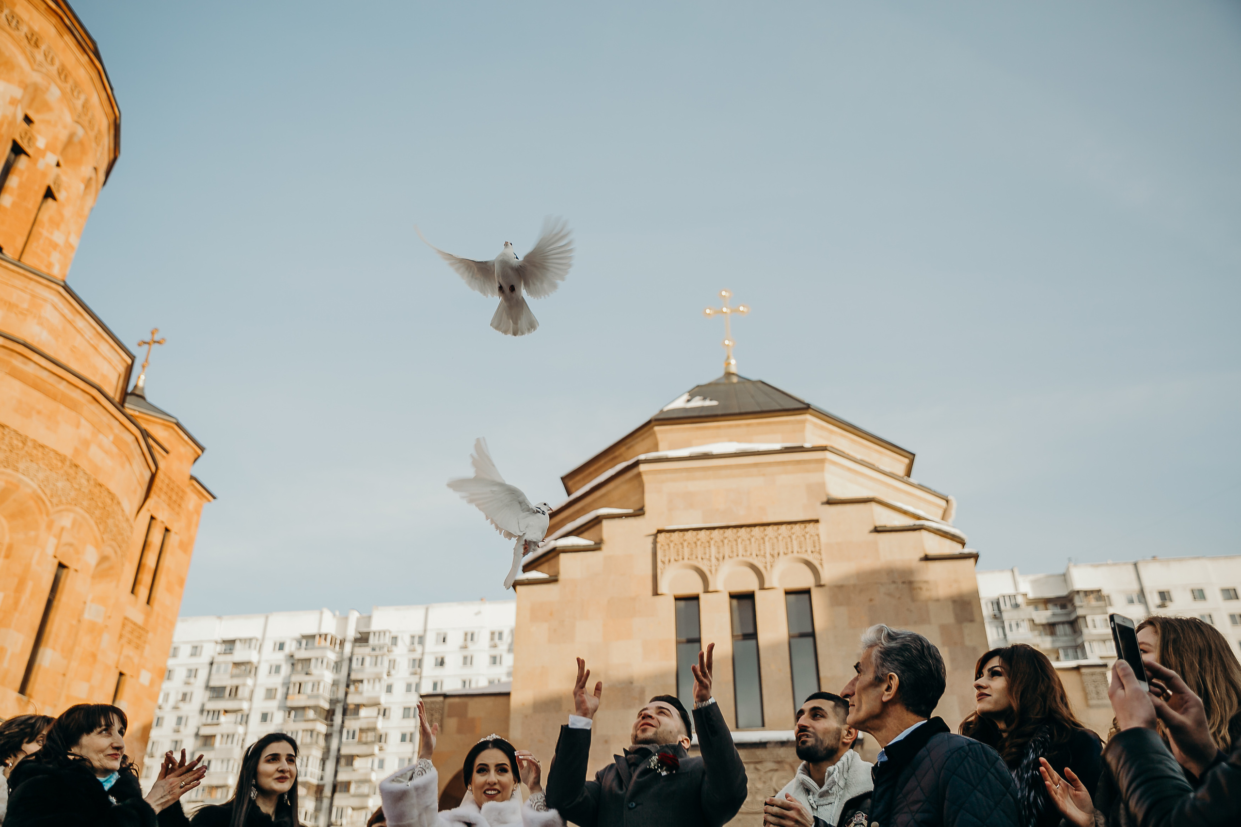 Свадебный фотограф на венчание в армянском Храме
