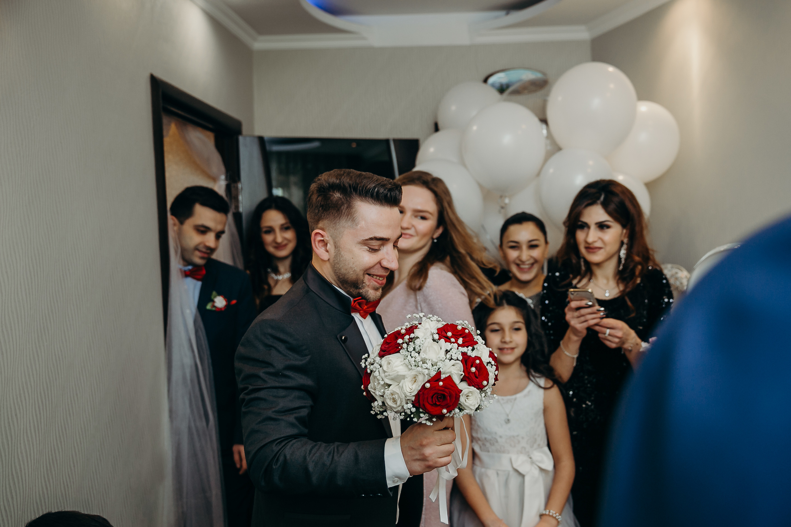 Свадебный фотограф на венчание в армянском Храме