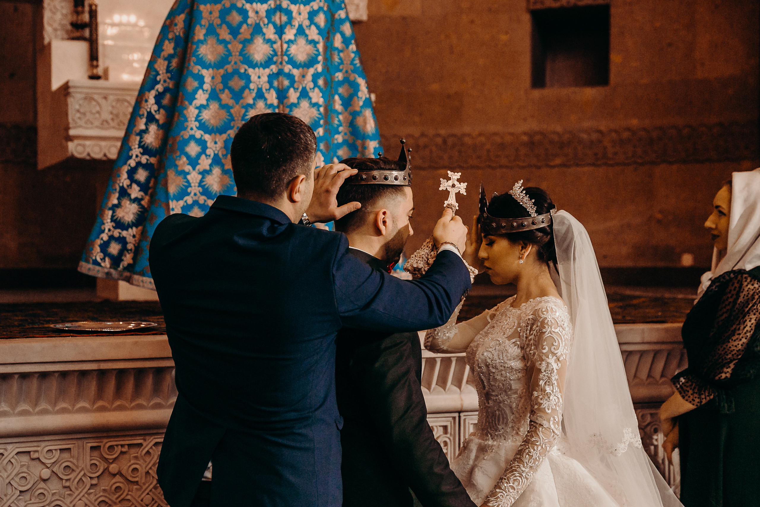 Свадебный фотограф на венчание в армянском Храме