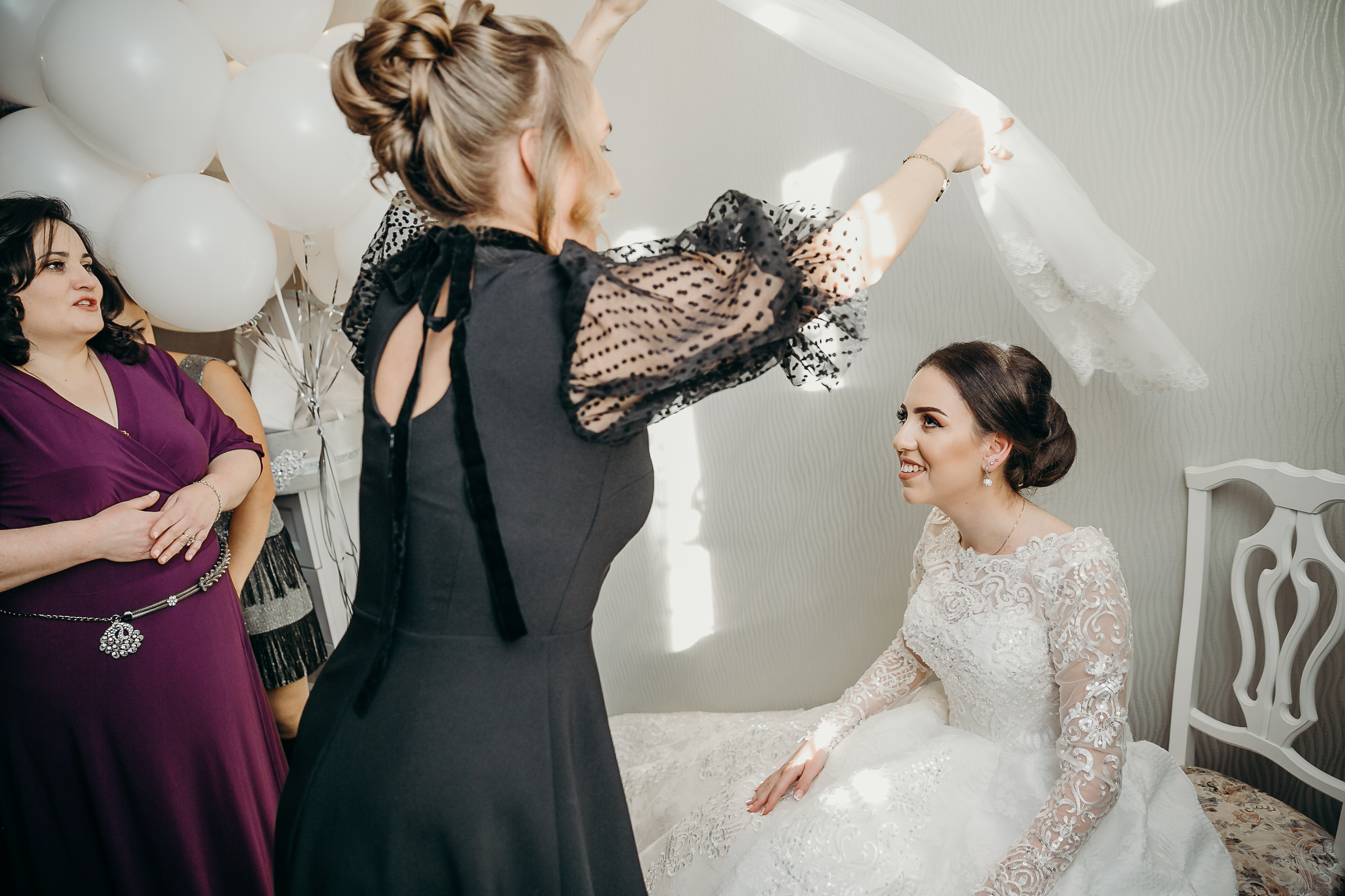 Свадебный фотограф на венчание в армянском Храме