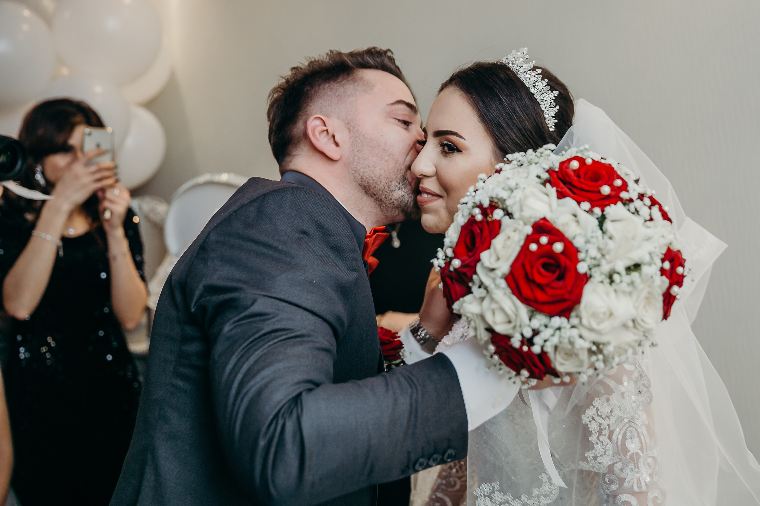 Свадебный фотограф на венчание в армянском Храме