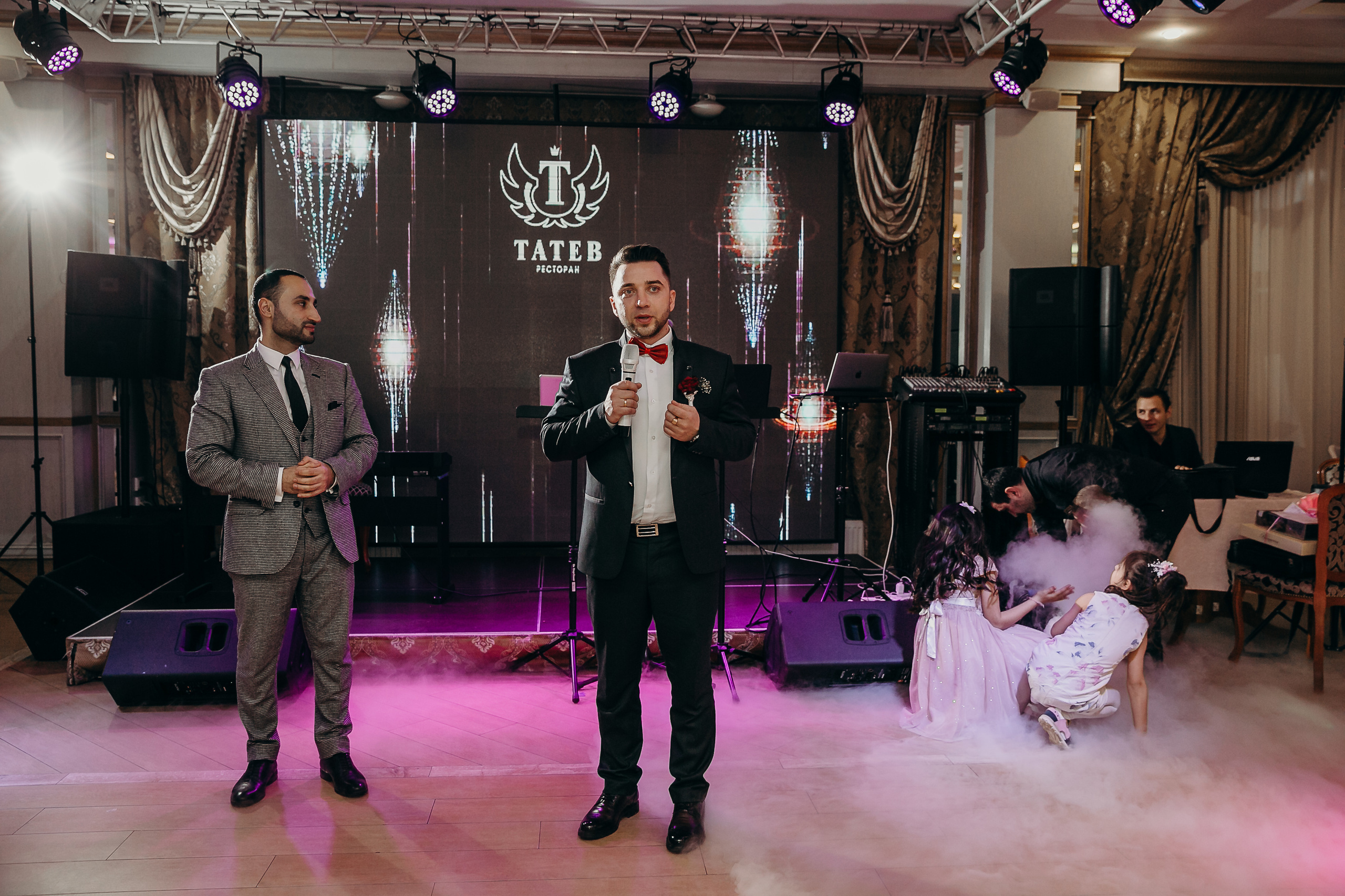 Свадебный фотограф на венчание в армянском Храме