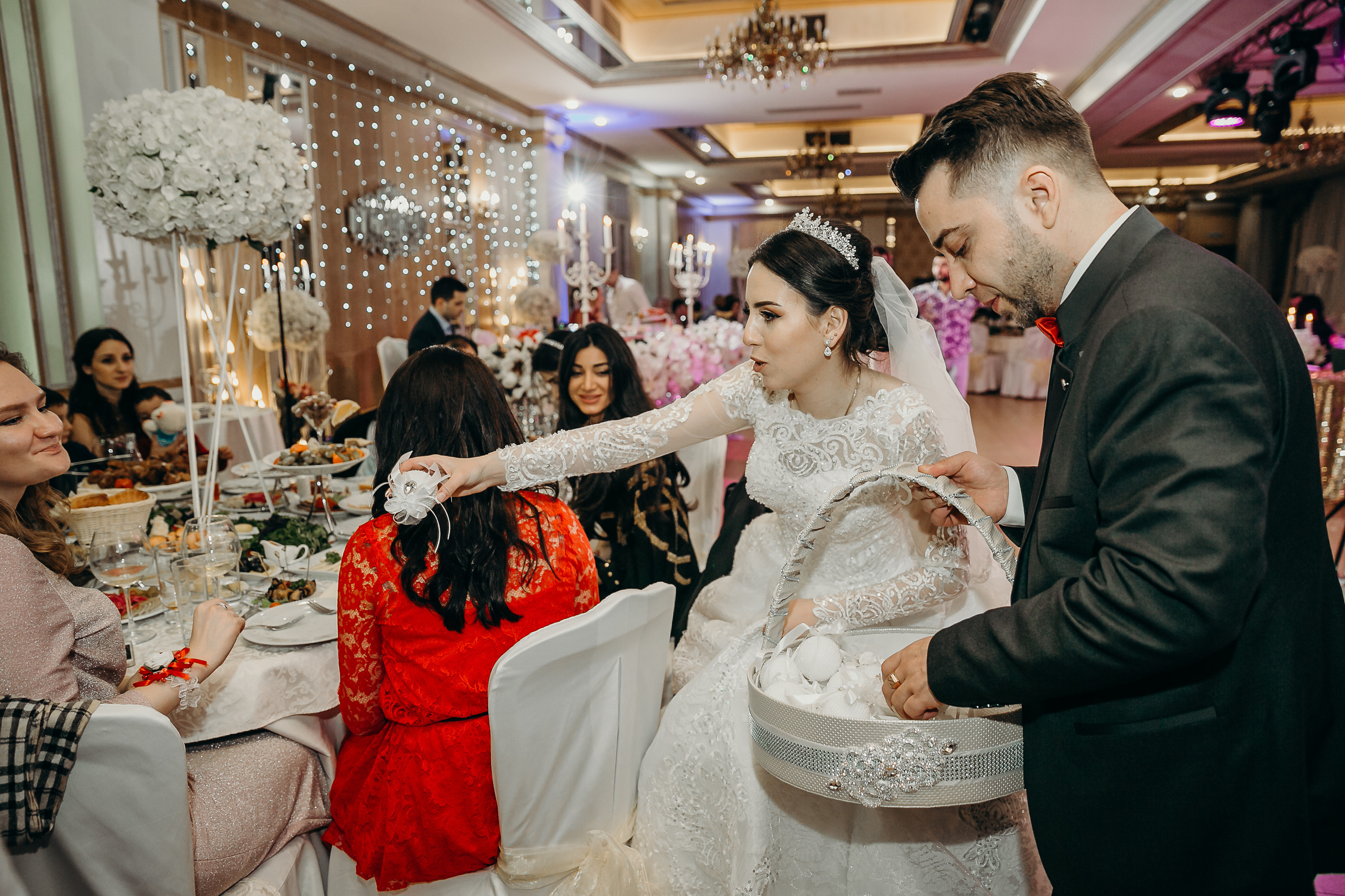 Свадебный фотограф на венчание в армянском Храме