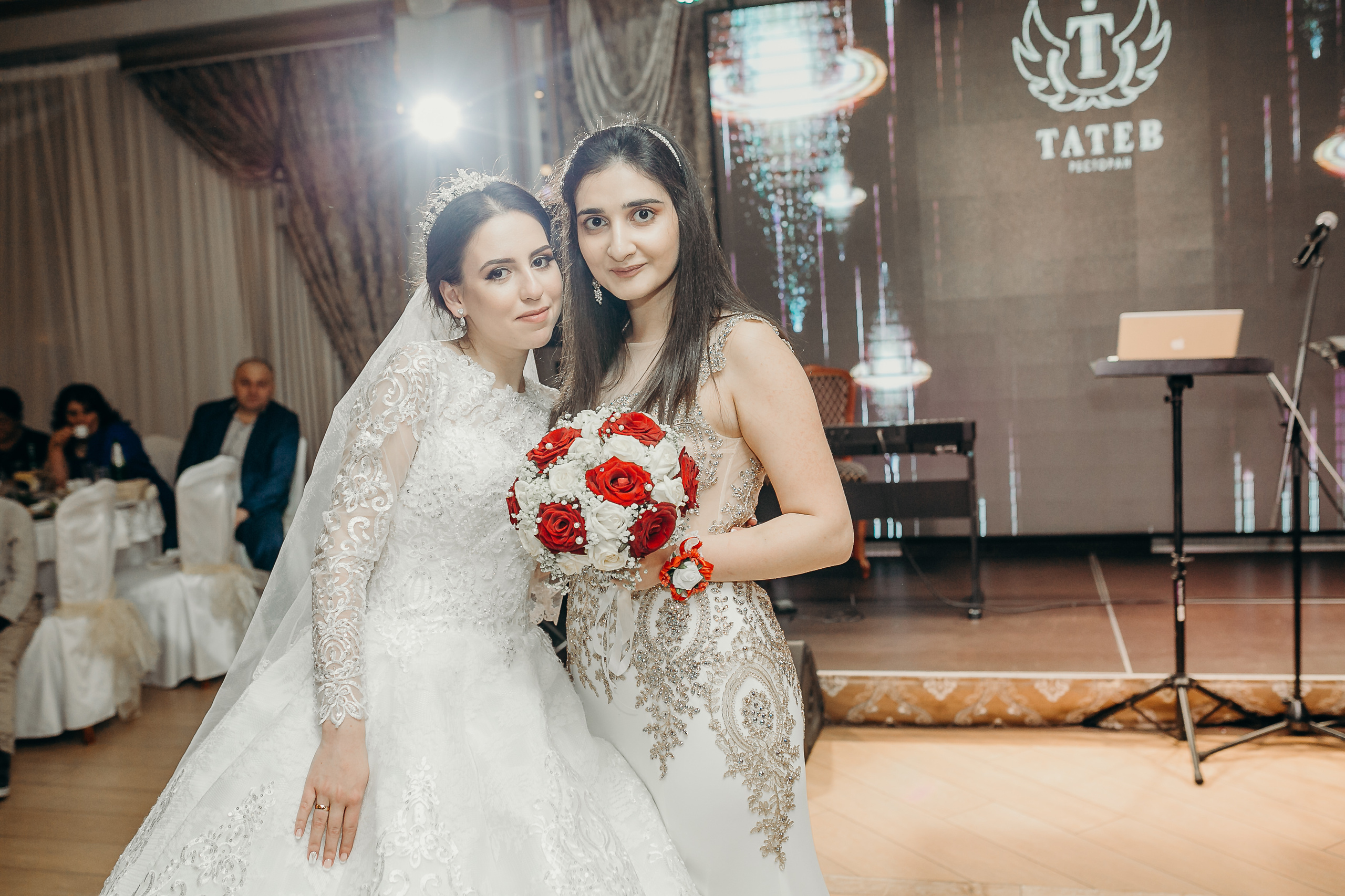 Свадебный фотограф на венчание в армянском Храме