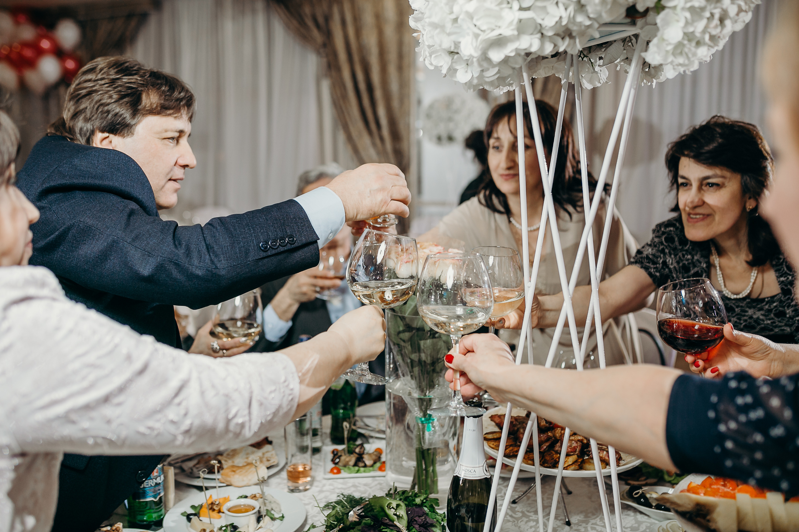 Свадебный фотограф на венчание в армянском Храме