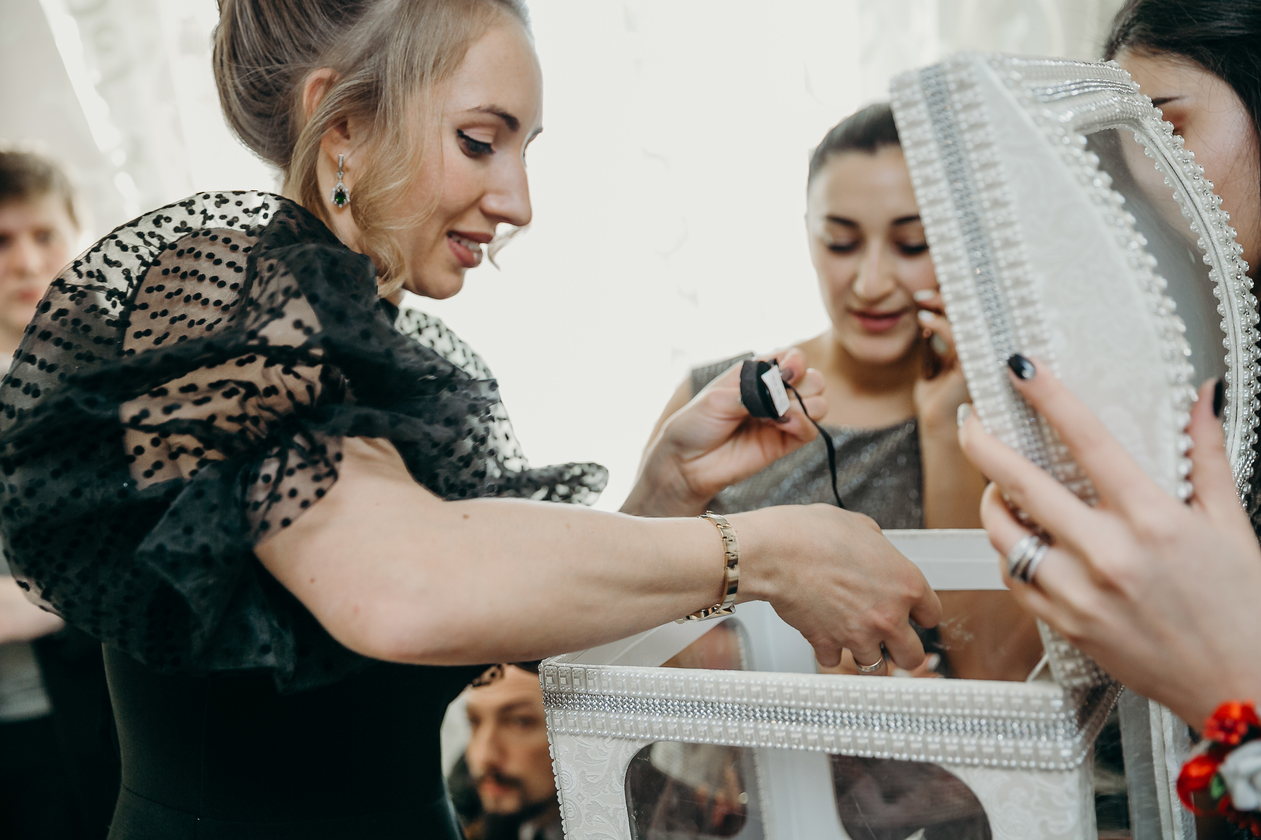 Свадебный фотограф на венчание в армянском Храме