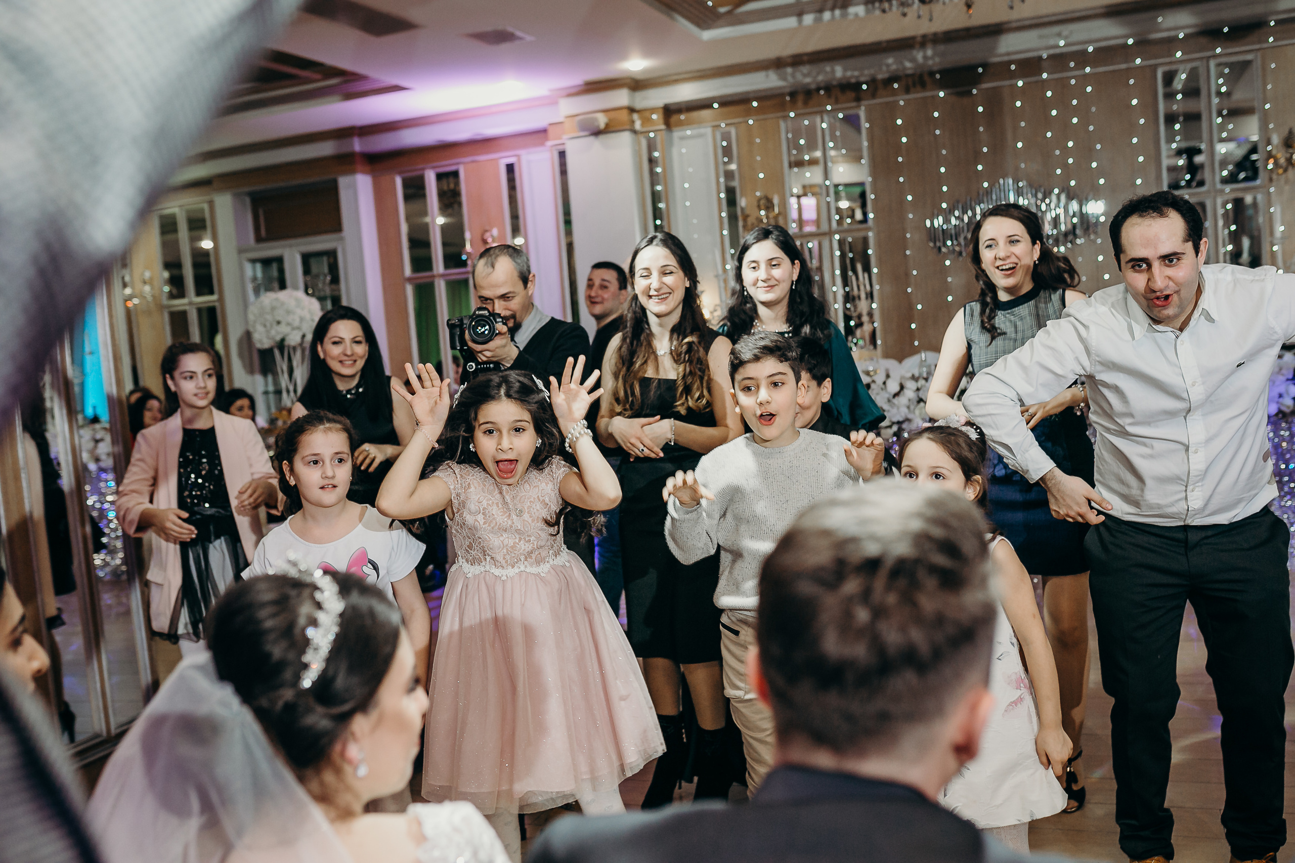 Свадебный фотограф на венчание в армянском Храме