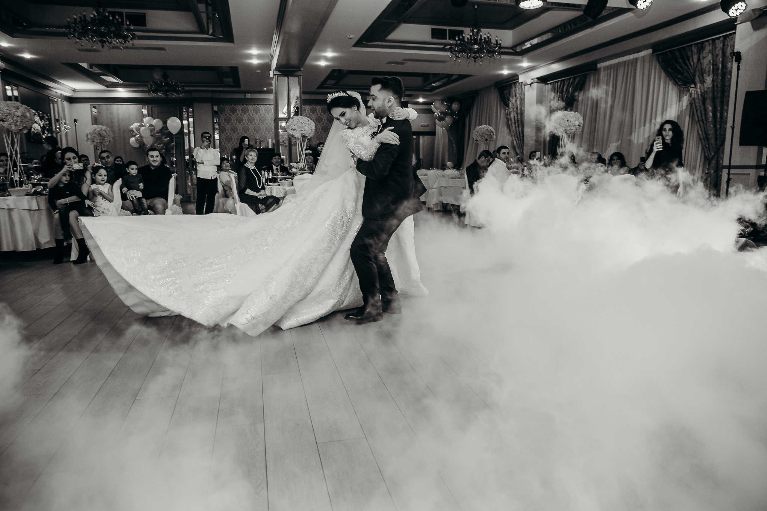 Свадебный фотограф на венчание в армянском Храме