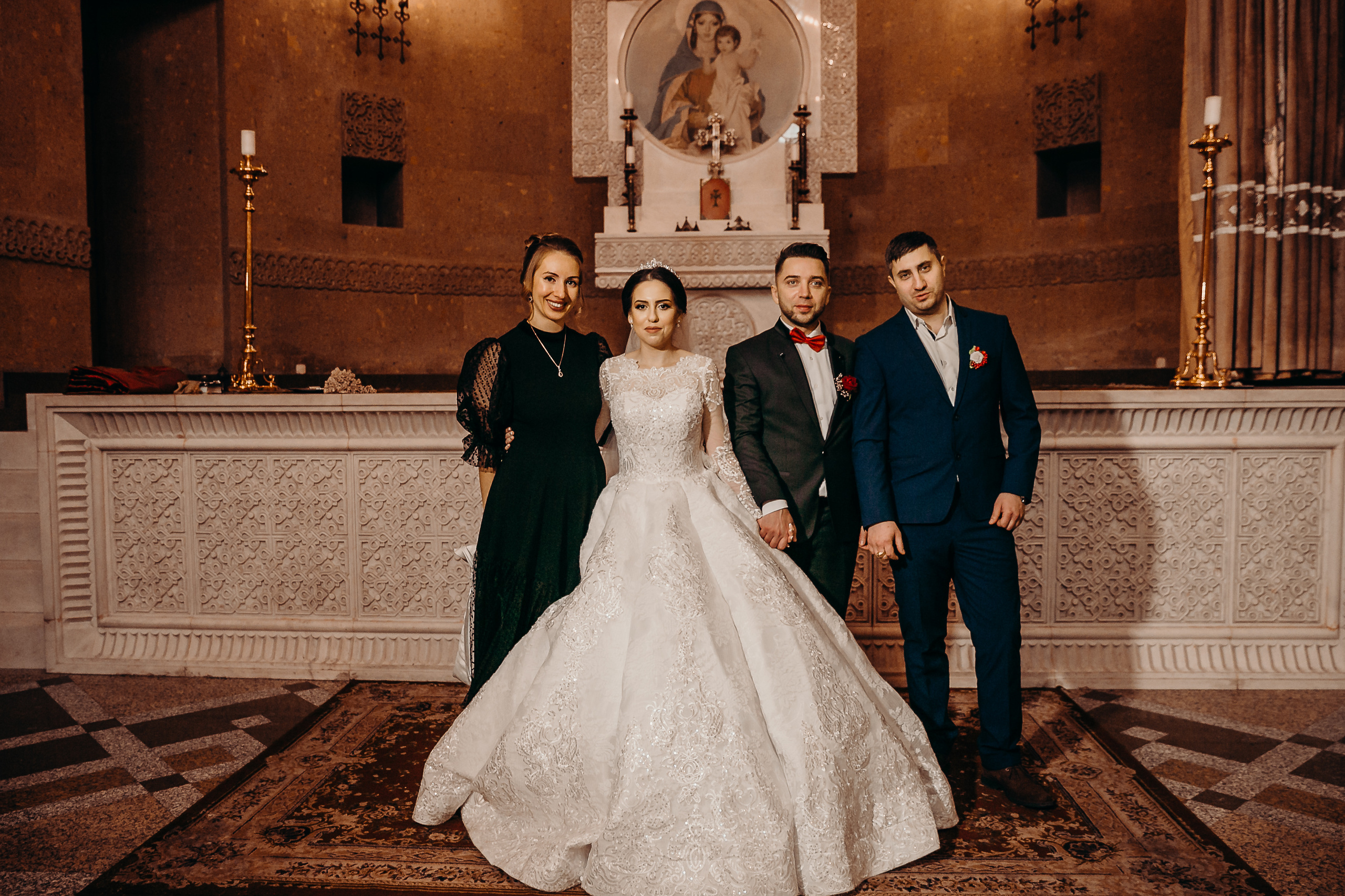 Свадебный фотограф на венчание в армянском Храме