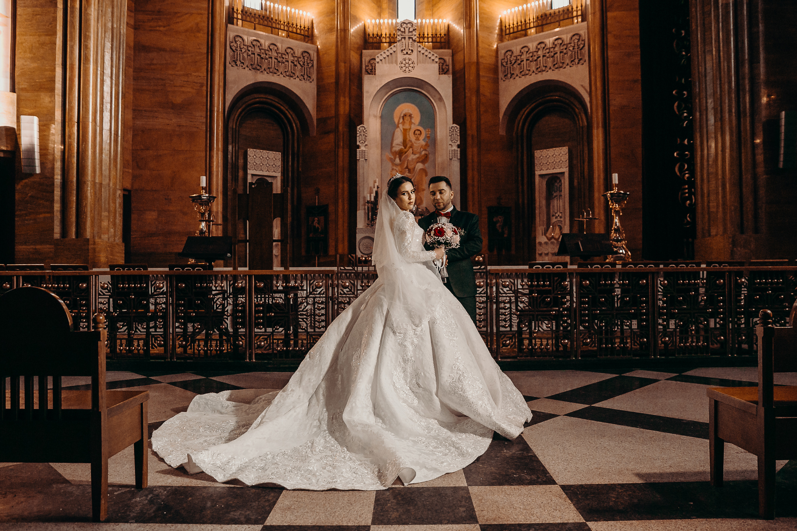 Свадебный фотограф на венчание в армянском Храме