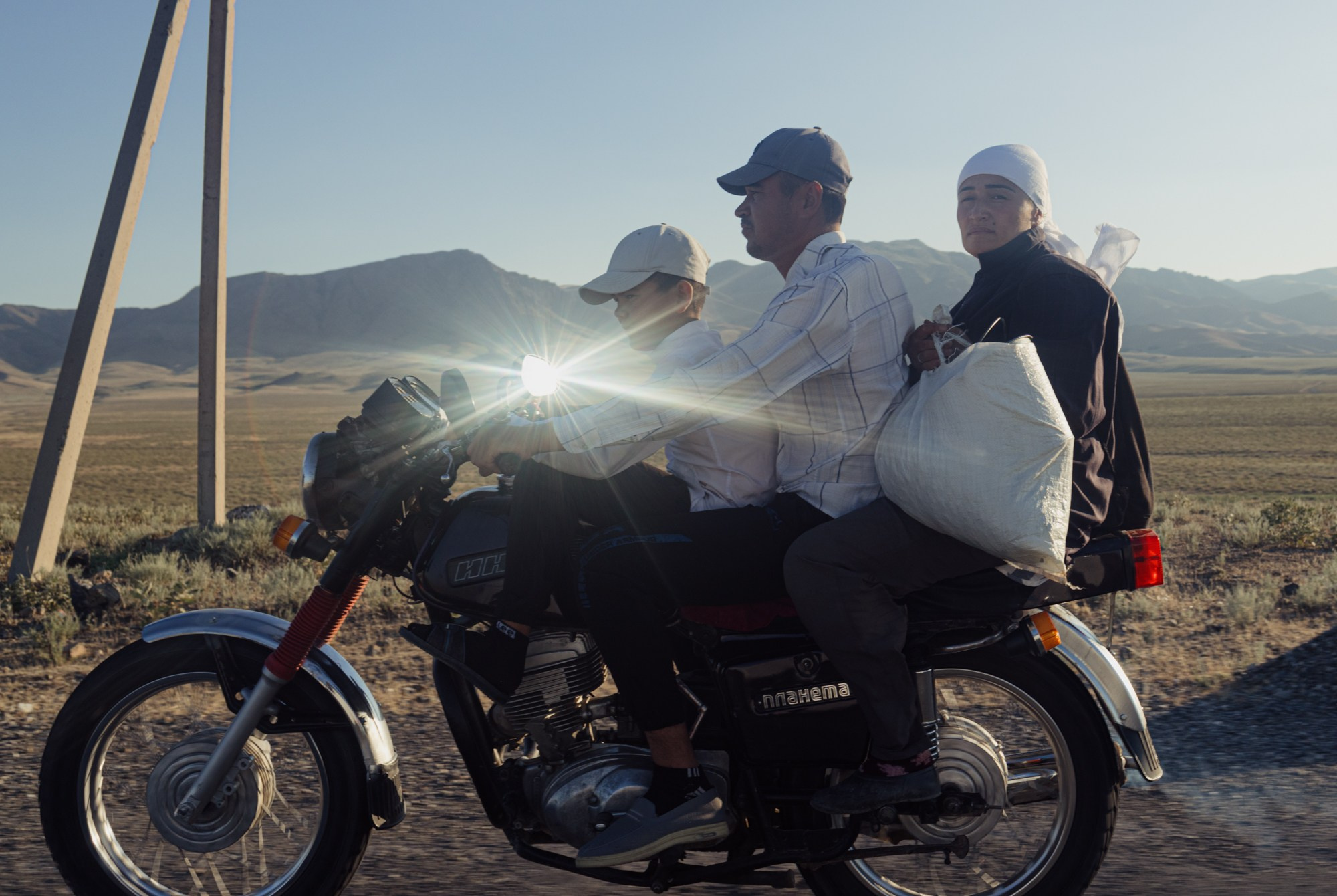 Uzbekistan daily. Commerce & art photographer