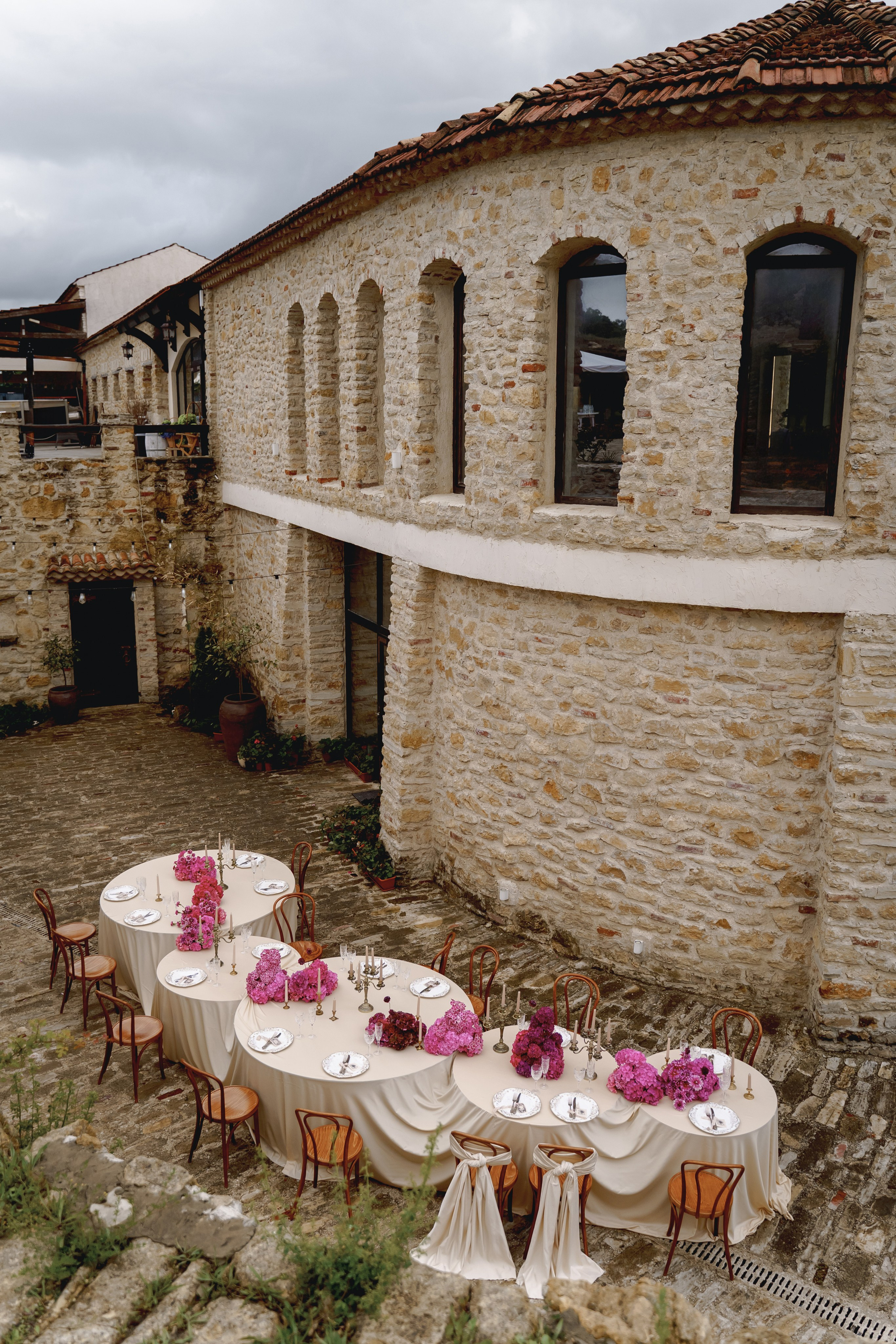 Камерное празднование свадьбы с гастрономическим ужином на винодельне