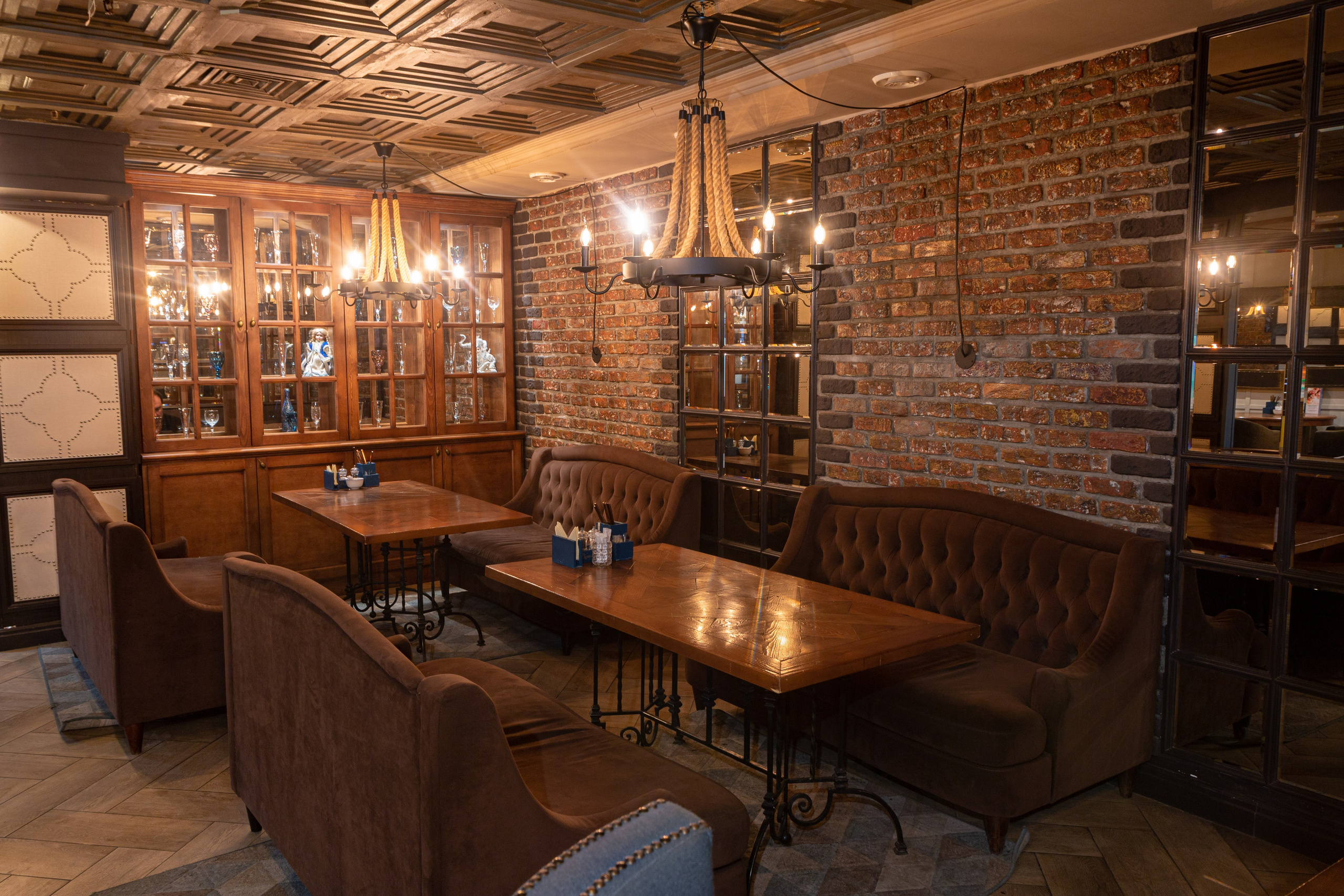 Интерьерная съёмка для кафе и ресторанов. Предметный и репортажный фотограф Алексей Кротов