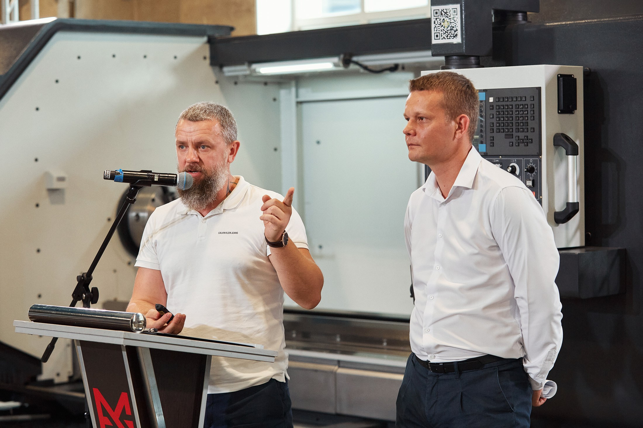 EMG / Международный форум / Презентация нового высокоточного станка. Антон Артюшин, портретный фотограф. Москва