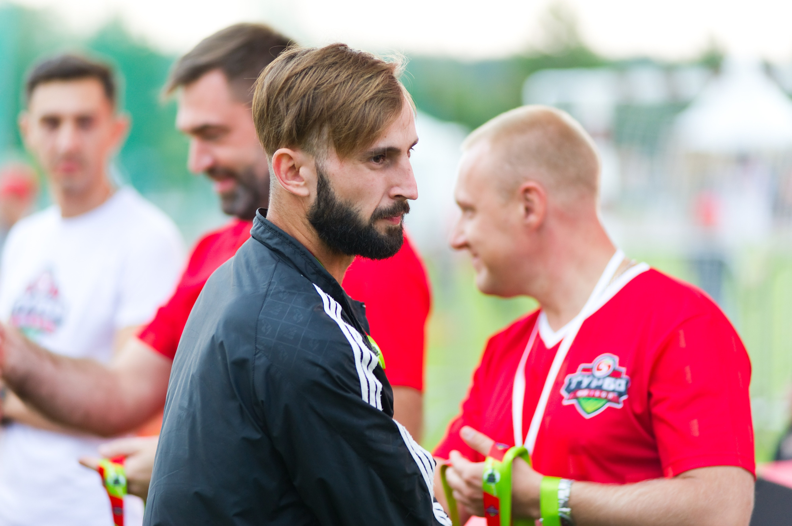 Турбофутбол (корпоративное соревнование «Пятерочки»). Репортажный фотограф и видеограф Слава Думчев. Тимбилдинги, отчетники, корпоративы