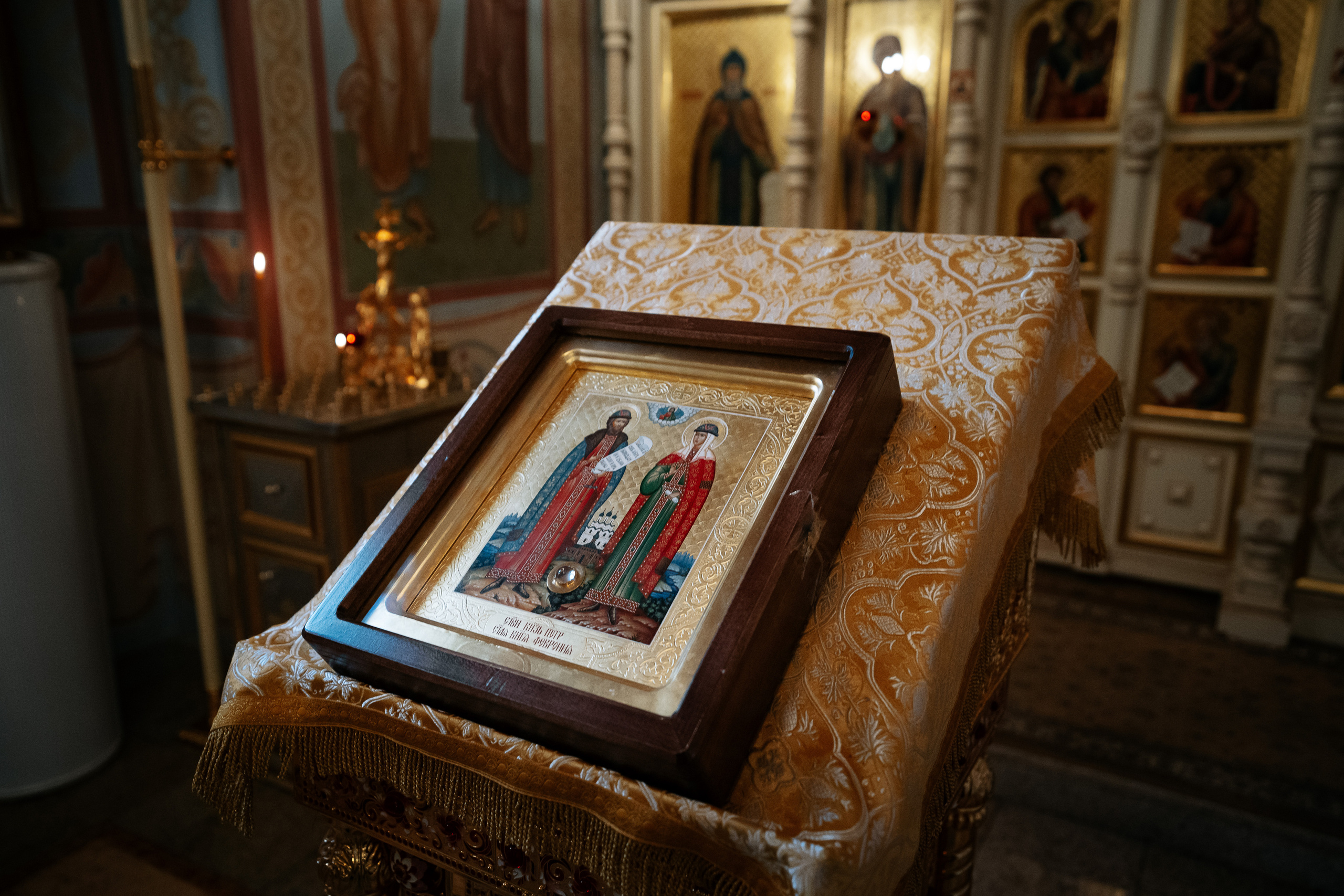 Таинство Венчания в ХРАМЕ БЛАЖЕННОЙ МАТРОНЫ, фотограф на венчание