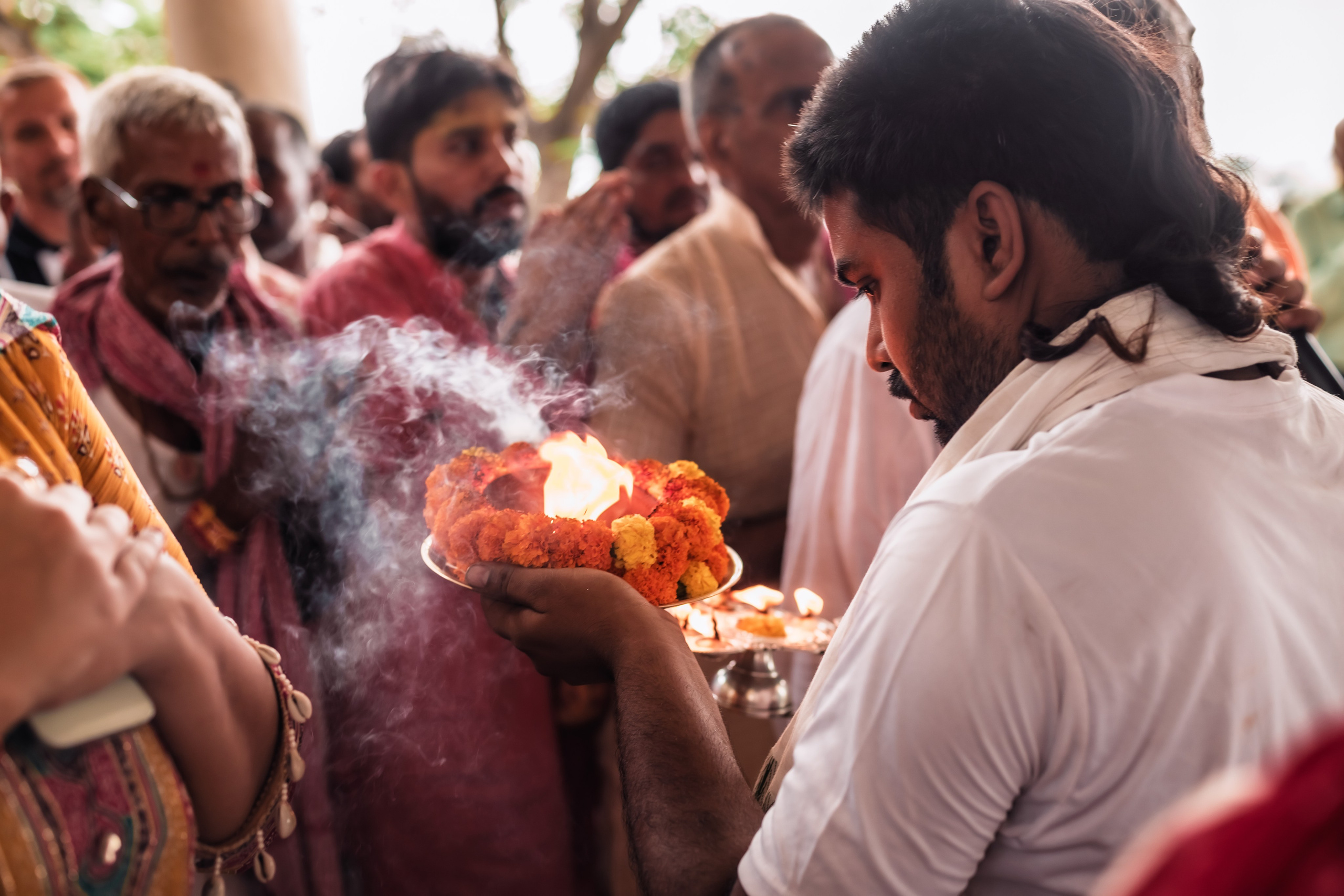 Abhisheka Devraha Baba on Sri Devdas ji maharaj bd. Mariam Bagdasaryan