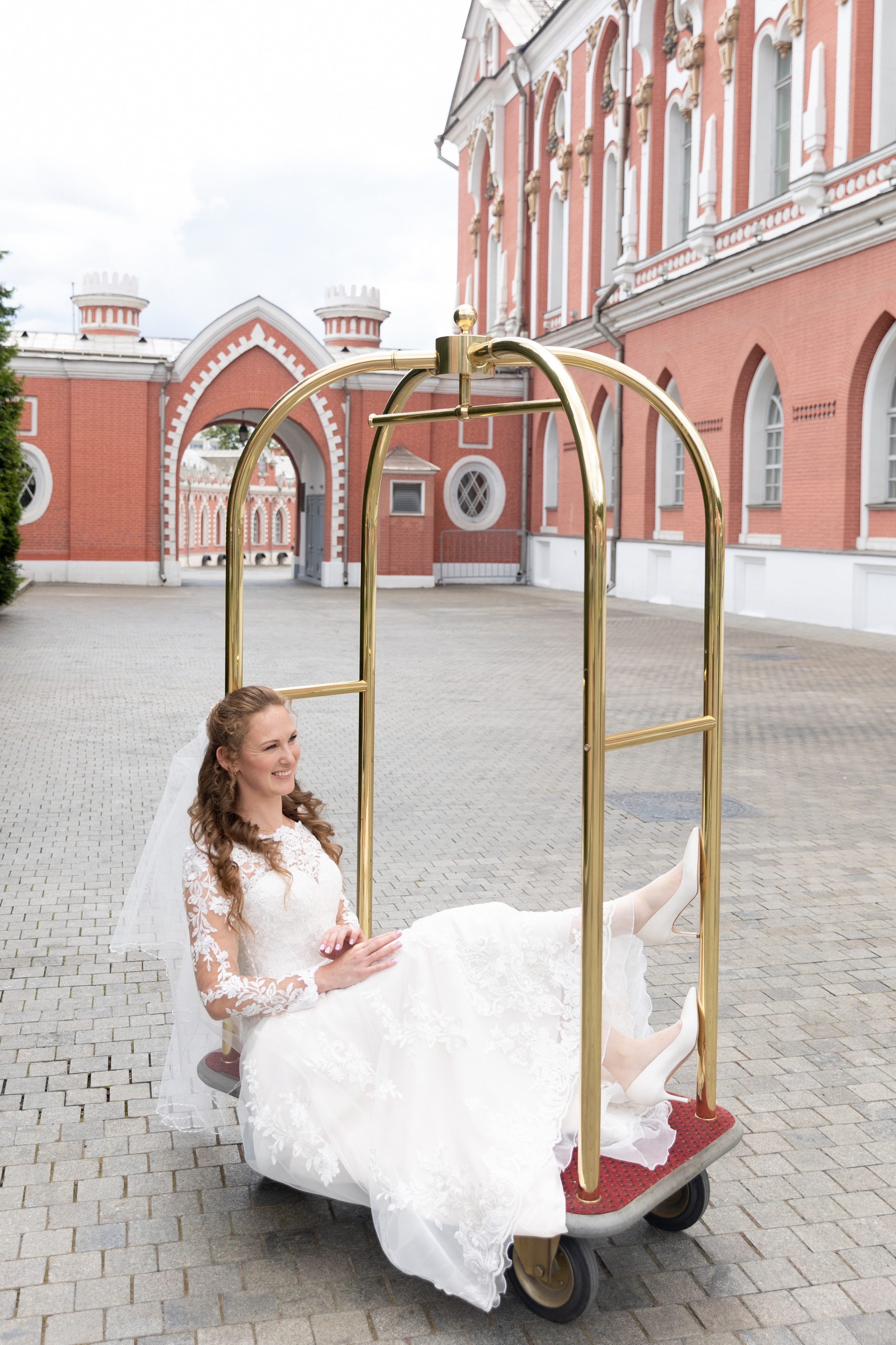 Сергей и Виктория. Петровский путевой дворец. Свадебный и семейный фотограф