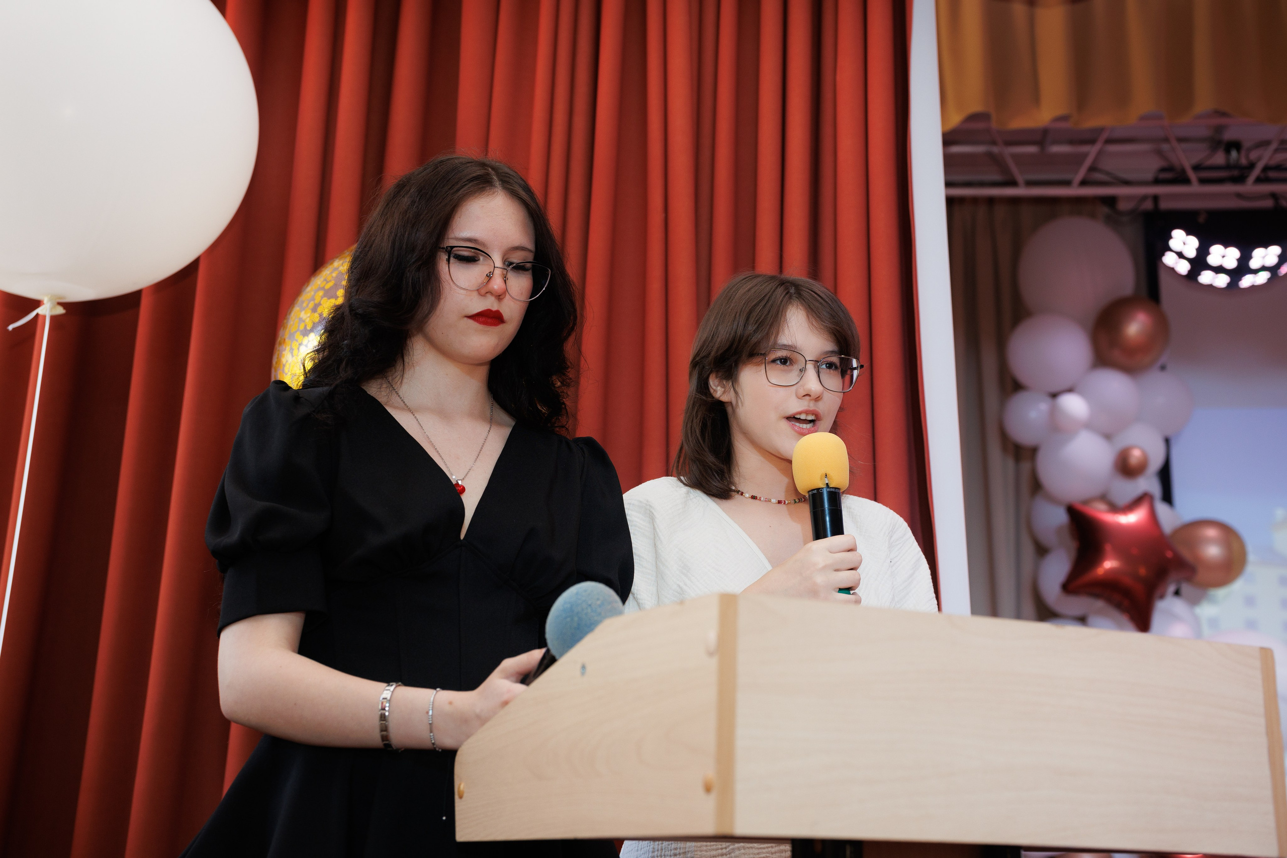 Вручение аттестатов. Свадебный и семейный фотограф в Новосибирске Ирина Дорошкова