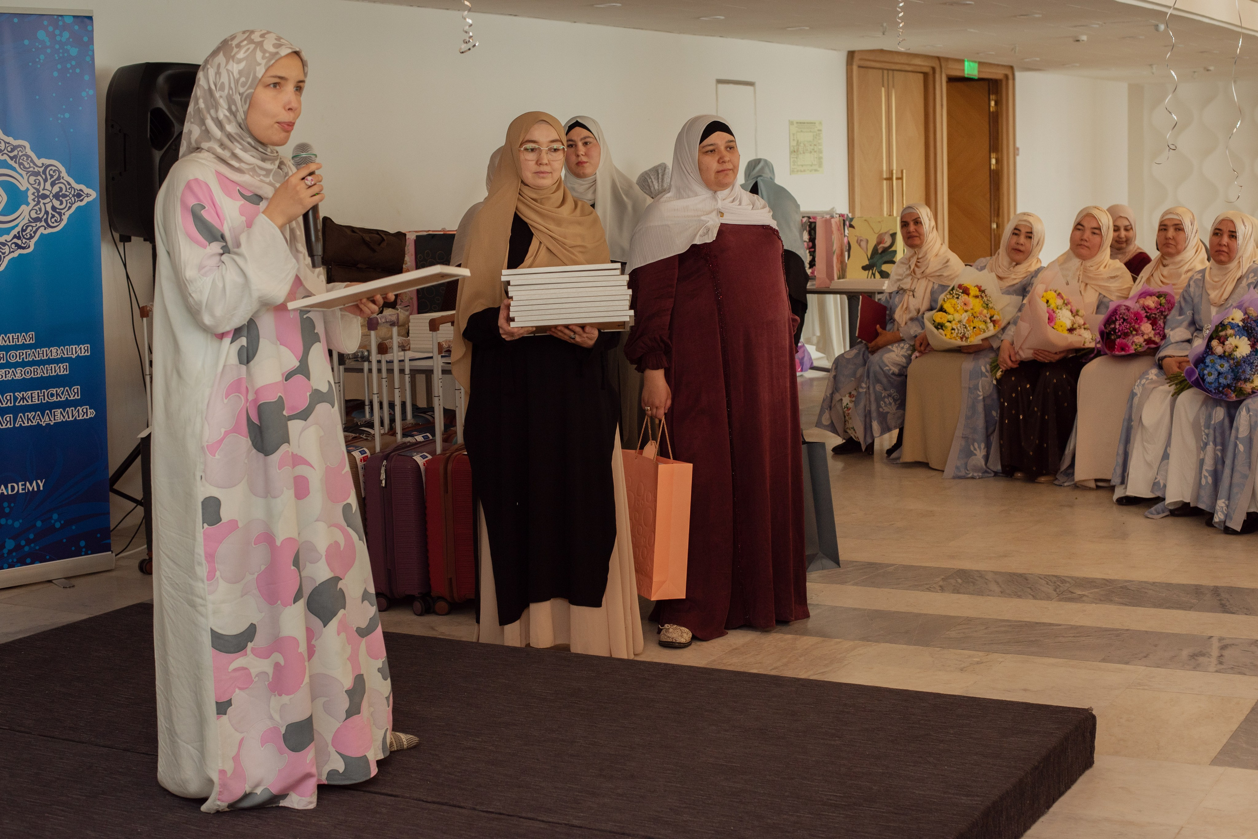 Выпускной в Евразийской женской гуманитарной академии. Лина Курочка — ваш фотограф