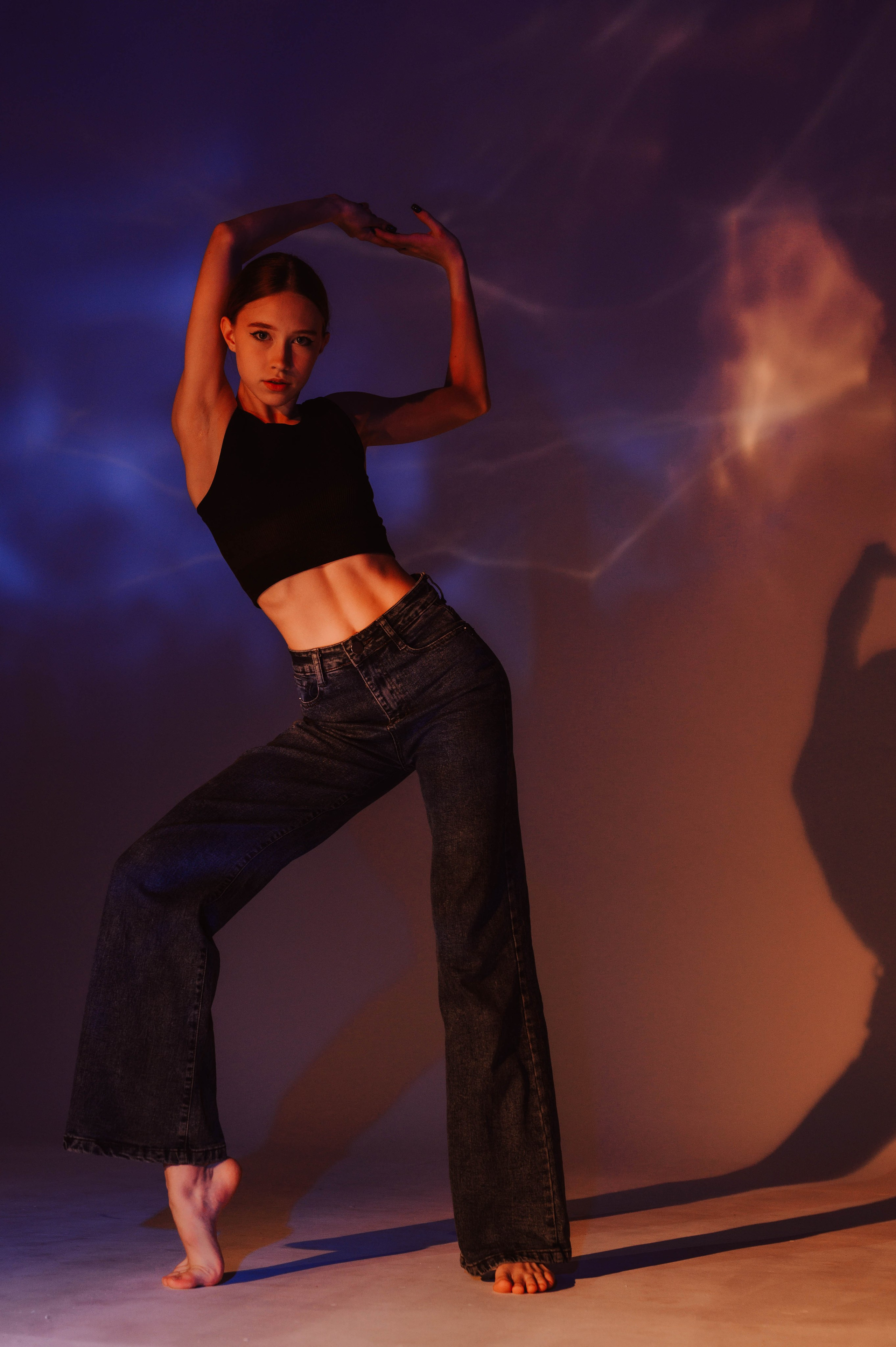 Фотосессия танцоров СПБ, фотосъемка для танцевальной школы Санкт-Петербург, танцевальная фотосессия СПб, фотосъемка танцевального коллектива. Танцевальная студия "Легенда". Фотосессия с цветным светом СПб.