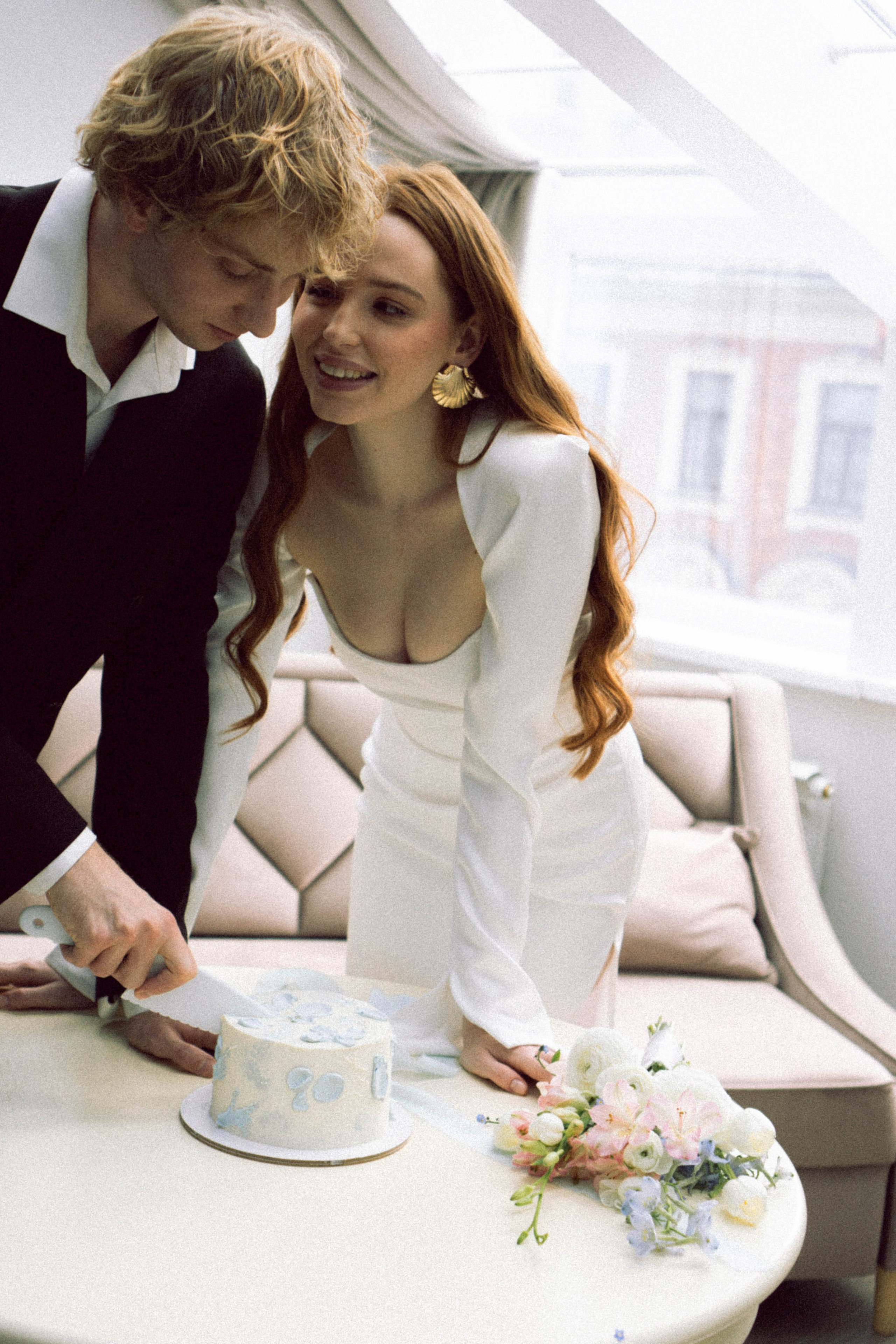 СВАДЕБНАЯ СЬЕМКА В ОТЕЛЕ. СБОРЫ ЖЕНИХА И НЕВЕСТЫ И ТАКЖЕ ТОР И ПОДГОТОВКА К ПРОГУЛКЕ. Профессиональный фотограф, Санкт-Петербург — Виктория Богомолова