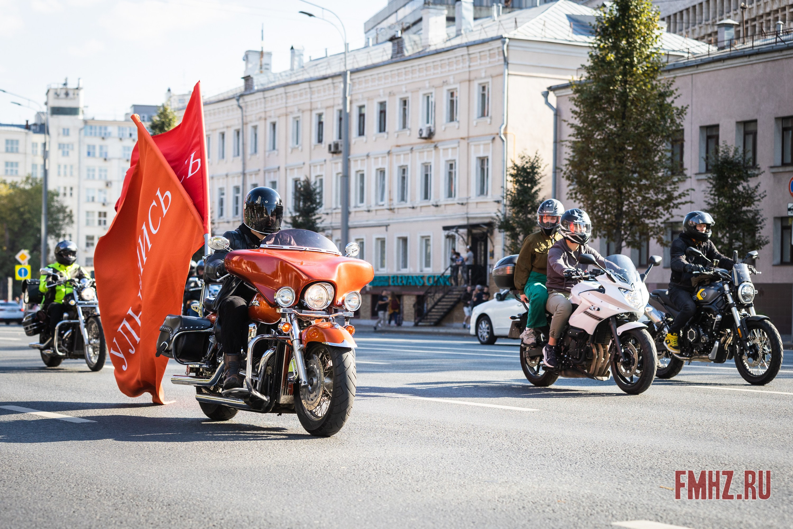 Закрытие Мотосезона 2023 на проспекте Академика Сахарова. Фотограф Владимир Охрименко