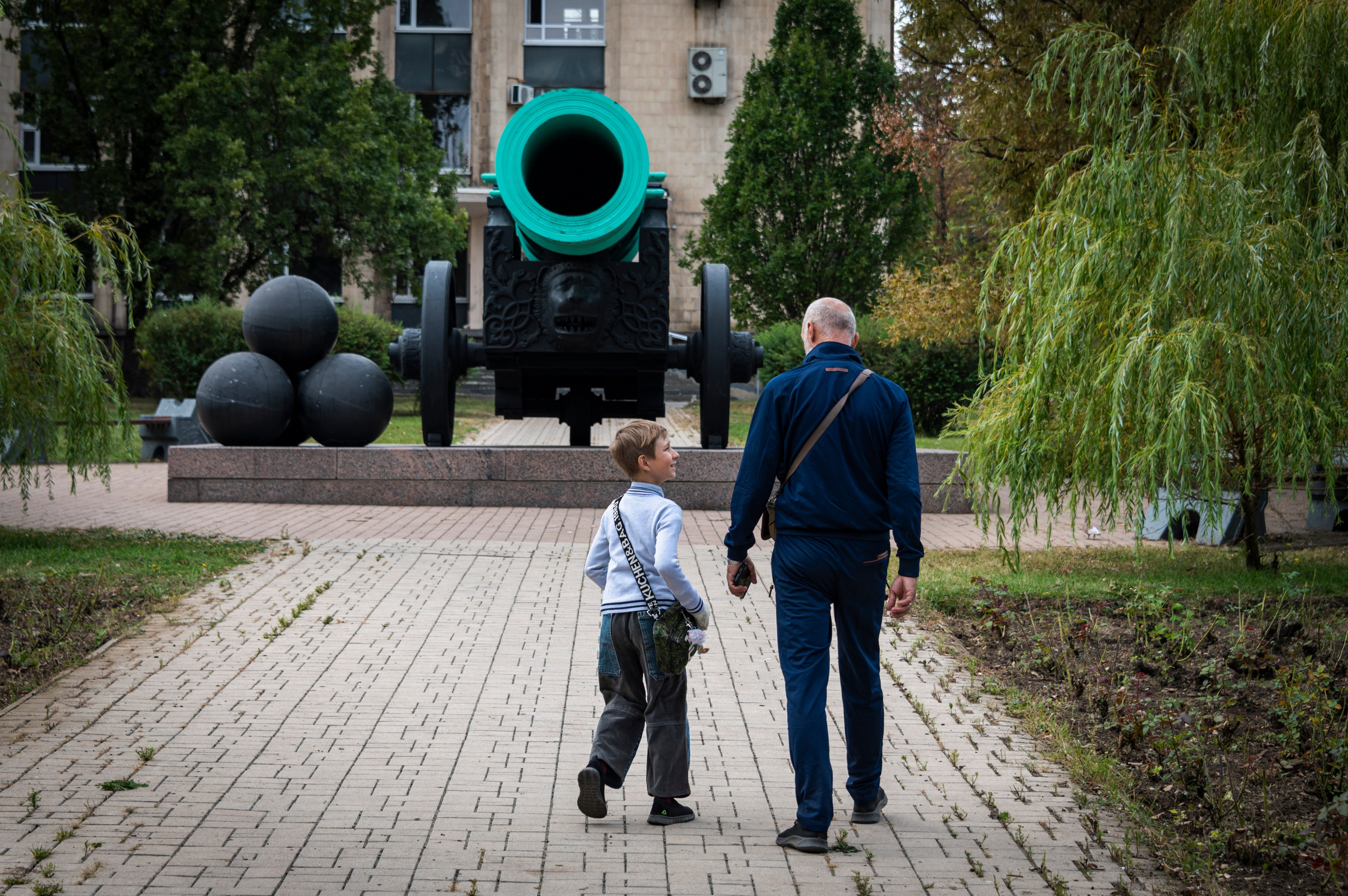 Авторская серия фотографа Романа Адлера «Ради Жизни». Фотограф Роман Адлер