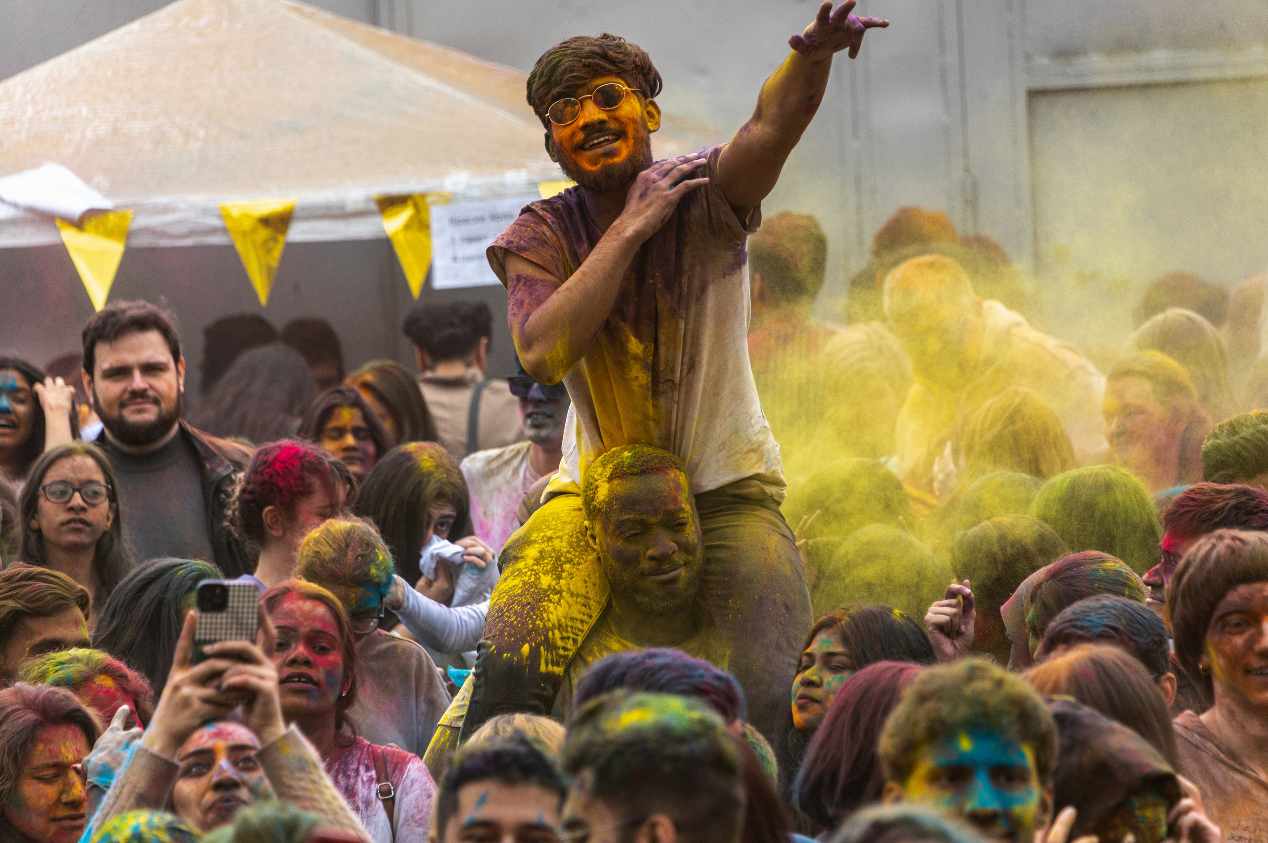 Праздник Холи в Москве. Фотограф Роман Адлер