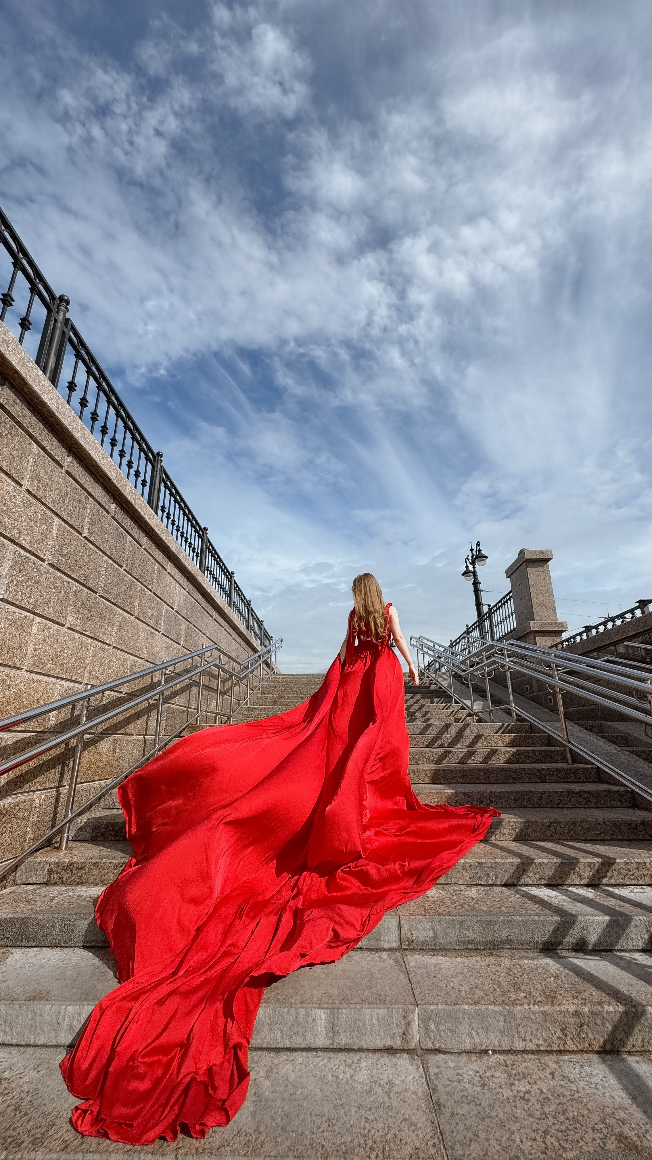 Летящие платья. Мобильный фотограф в Омске