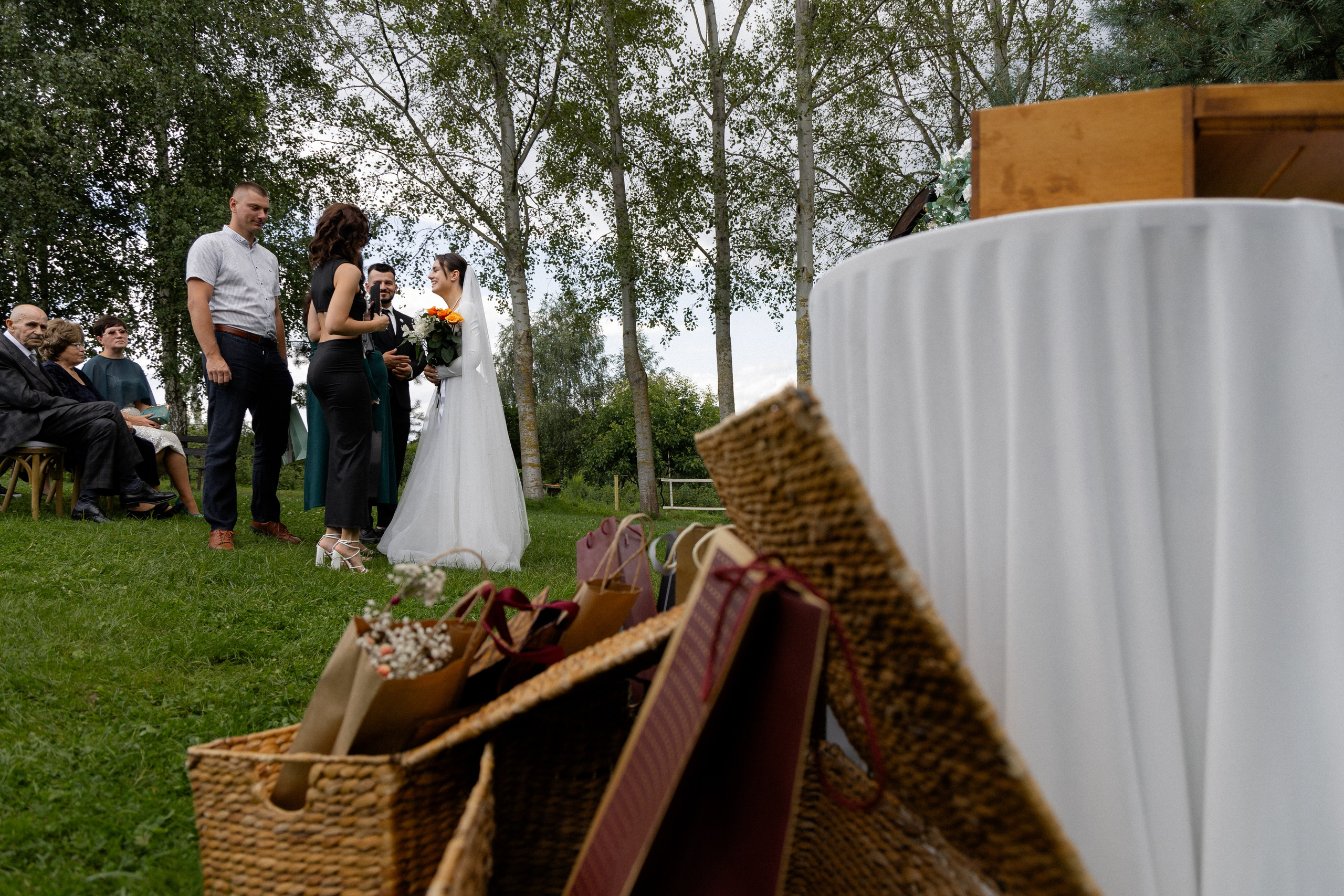 Свадебная фотосессия в агроусадьбе Лабодянка в Минске. Свадебный фотограф в Минске/Беларуси Сергей Спиридонов