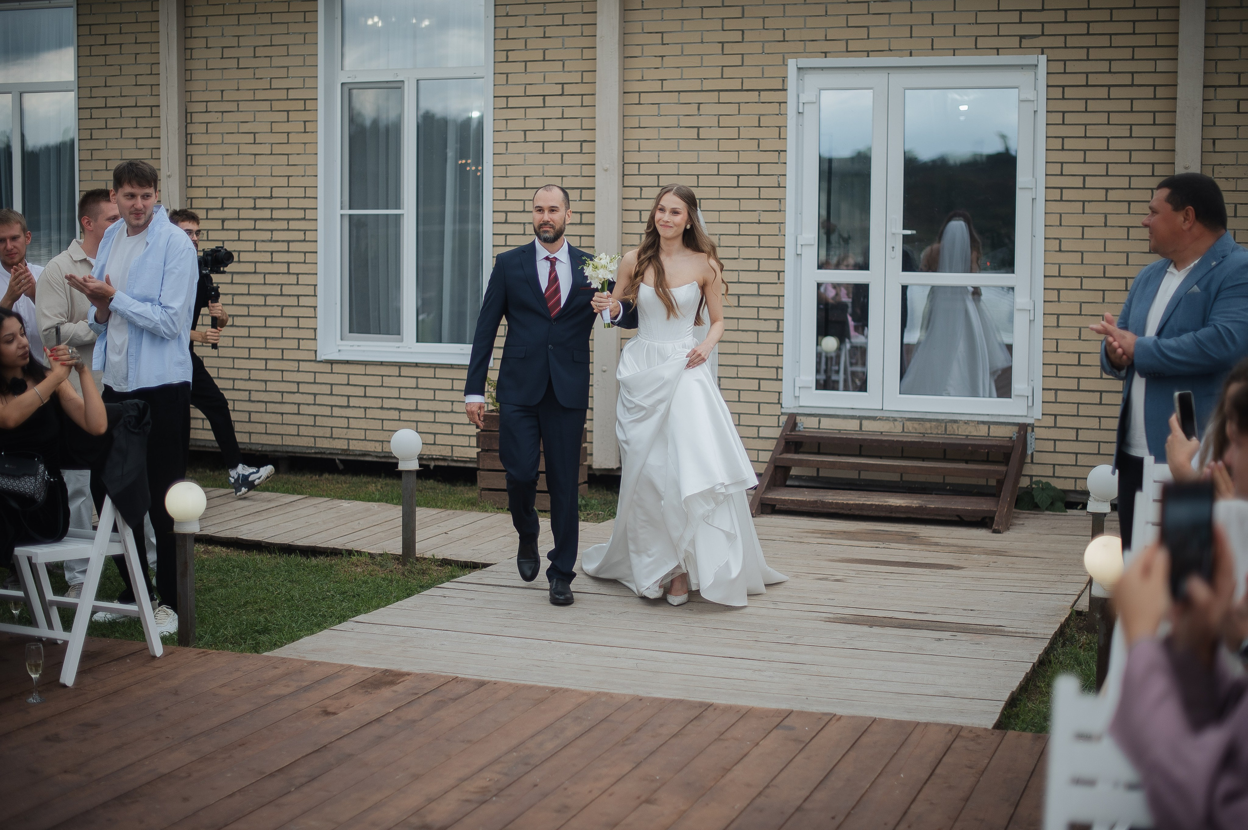 Свадьба на берегу Волги. Свадебный фотограф в Ярославле Денис Медоваров