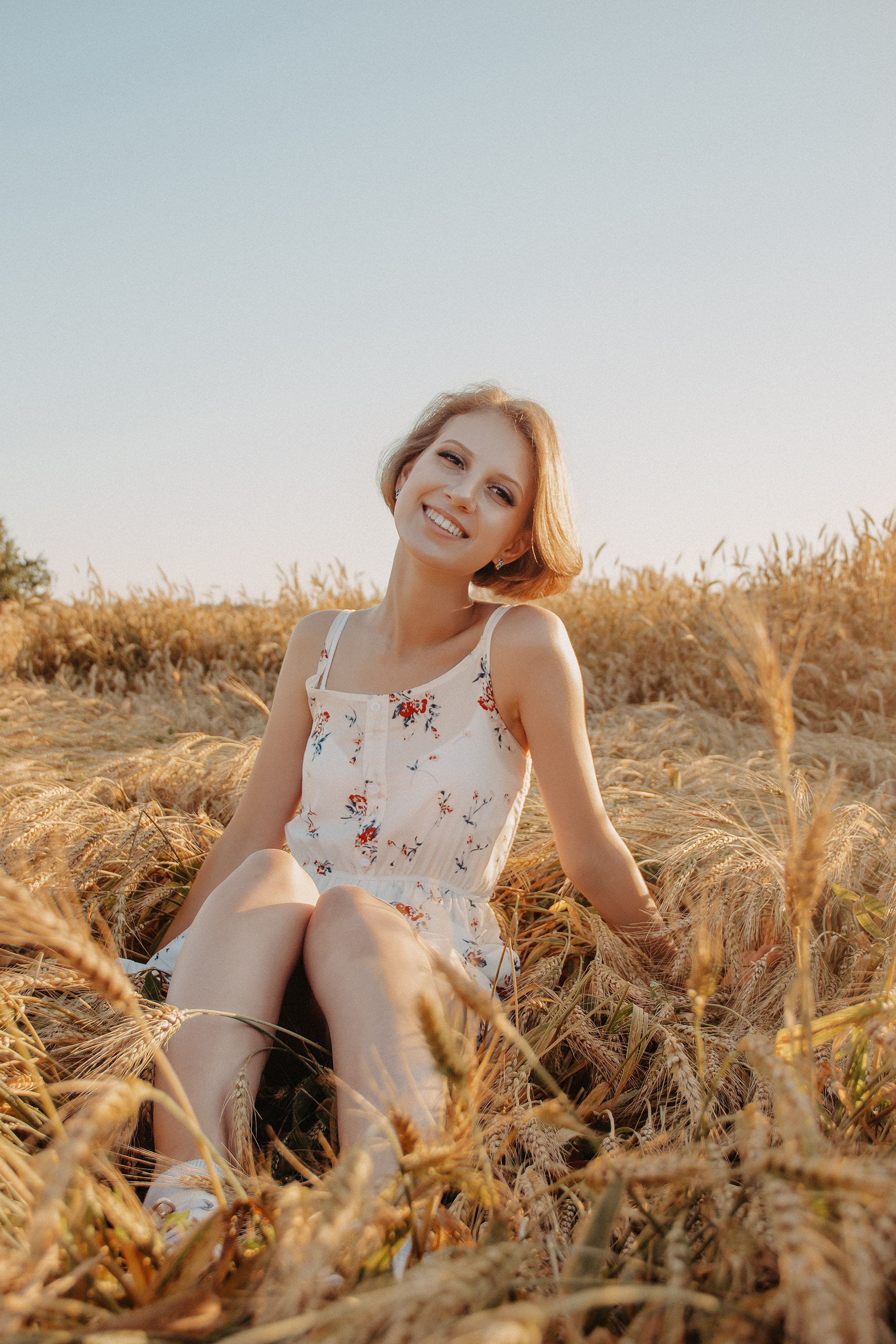 В золотых колосьях нежно ветер шепчет. Свадебный фотограф Илья Бринк