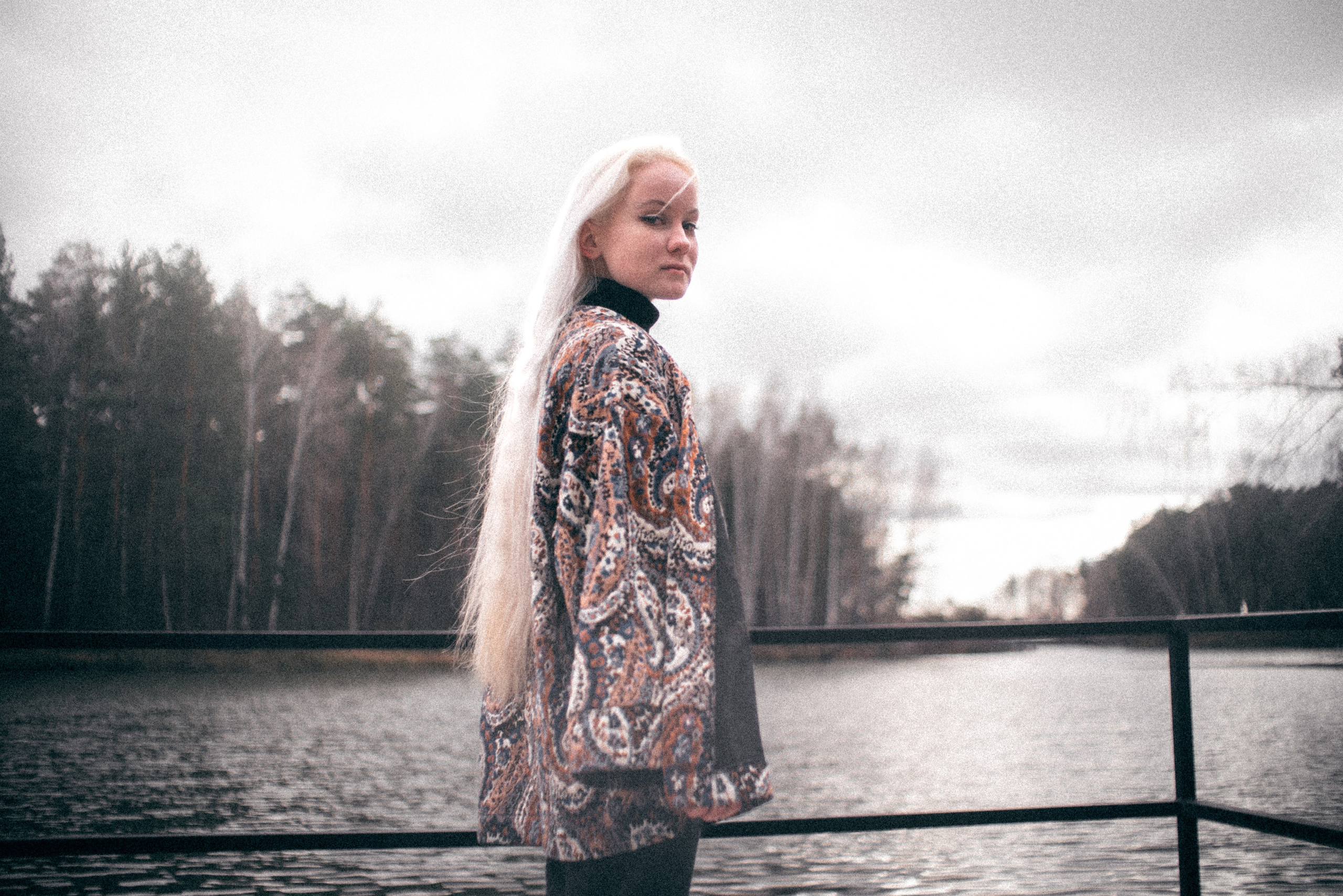 Саша, прогулочная съёмка. Фотограф в Новосибирске Полина Колмачевская