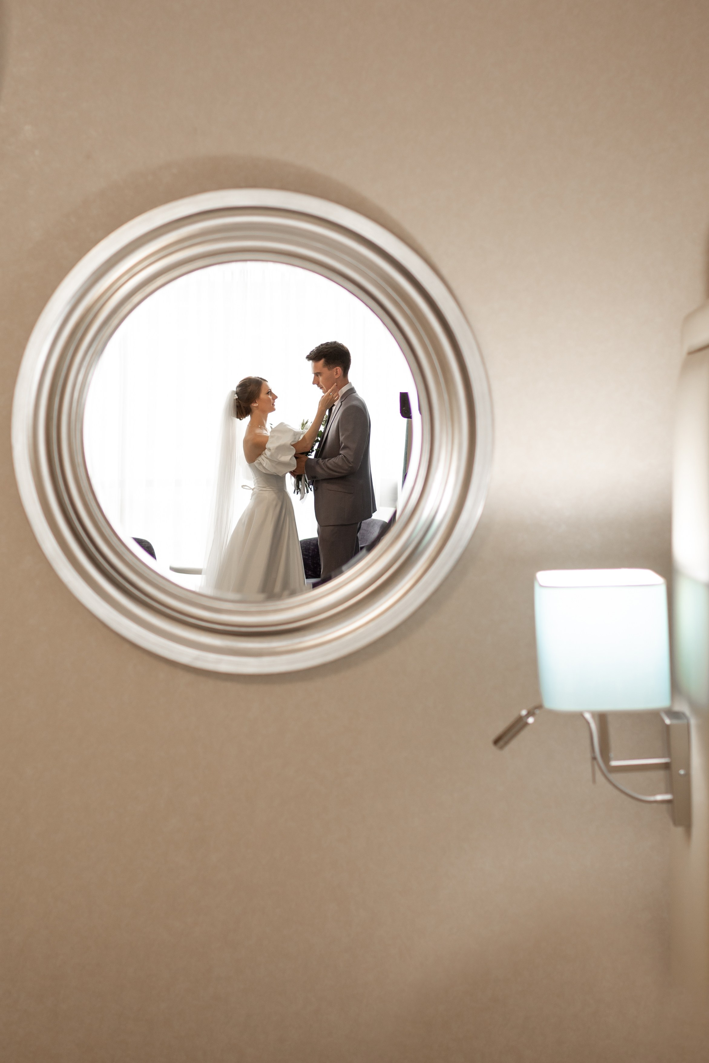 Свадебная фотопрогулка в Санкт-Петербурге. Свадебный фотограф Кирилл Белый