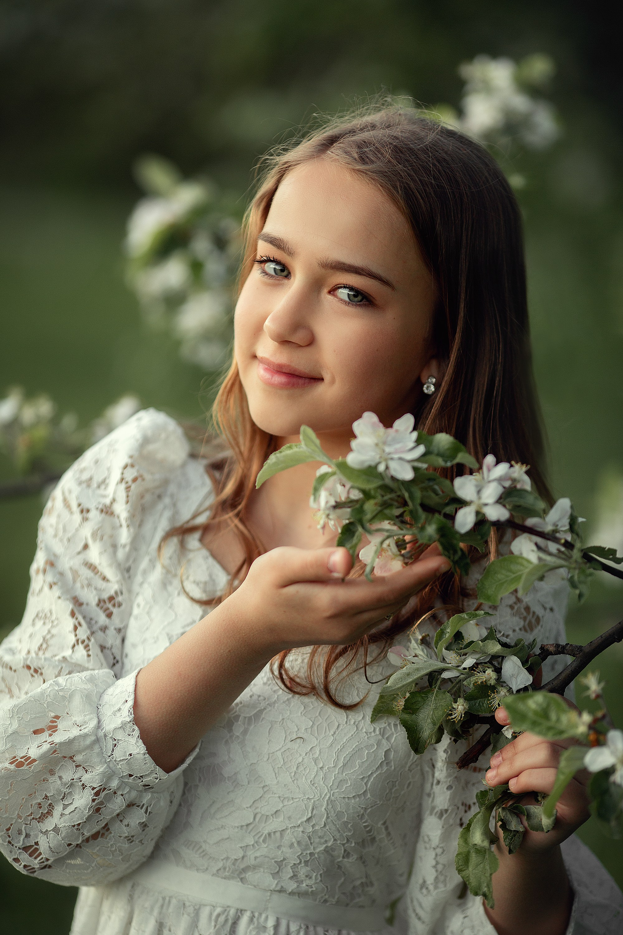 Нежнейшая семейная съемка в белом цветении. Tatyana Nadezhdina Family photographer