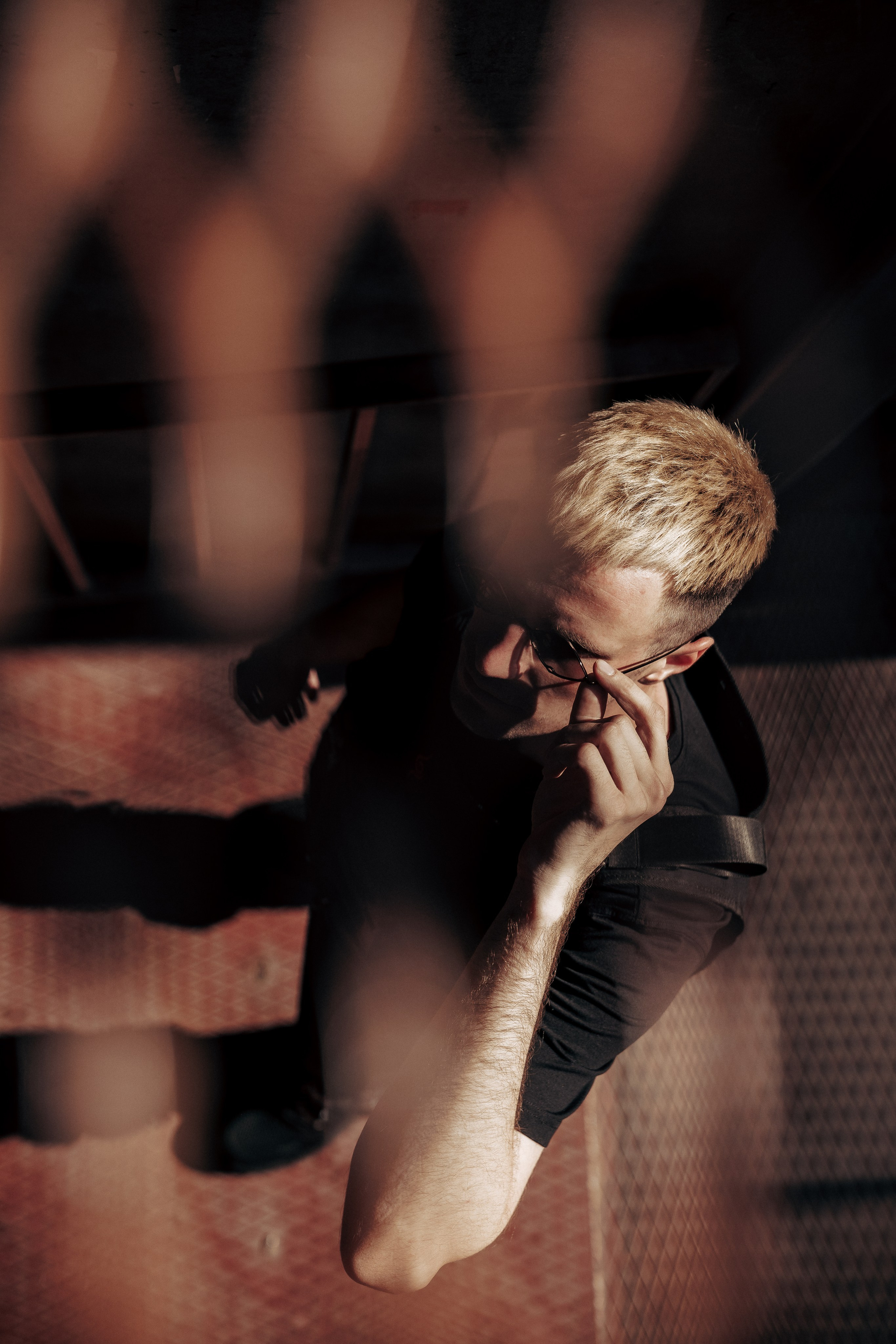 Мужская фотосессия в пространстве G47, на мотоцикле в Невской ратуше и в фотостудии «Art Place». Профессиональный фотограф в Санкт-Петербурге Александр Волосенцев