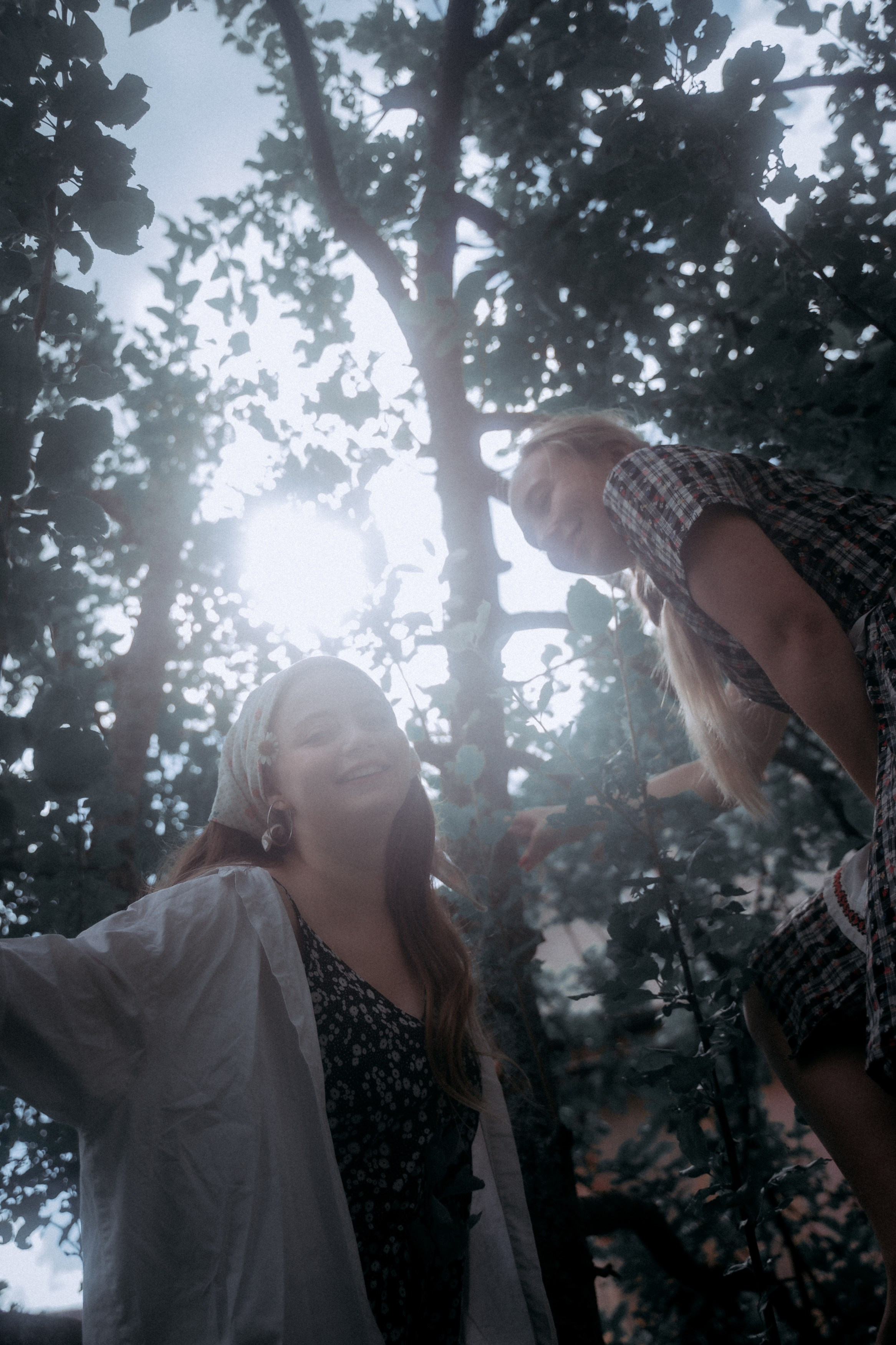 Лера и Юля. Ищем потаённое. Портретный и предметный фотограф в Санкт-Петербурге