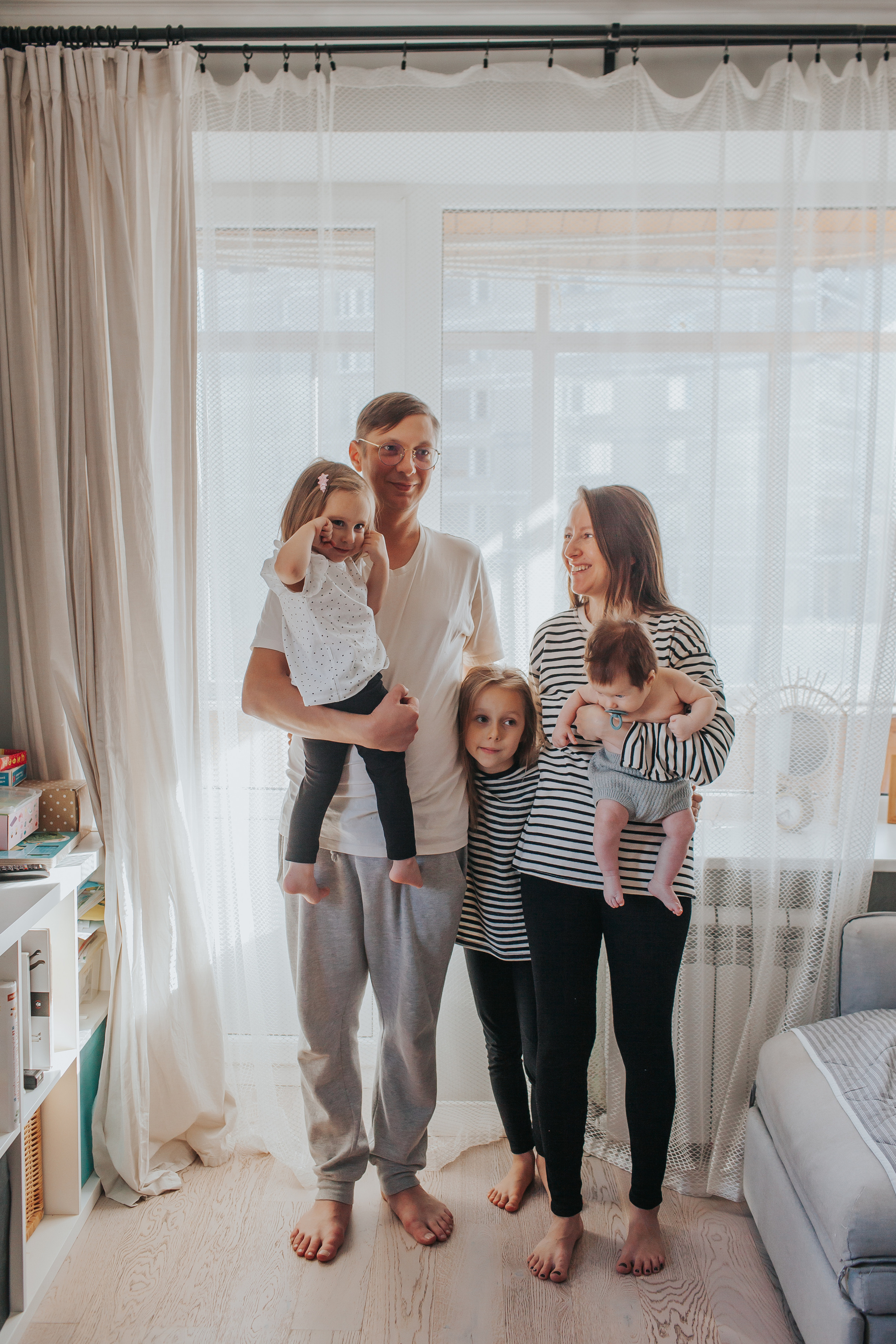 Семейная фотосессия дома. Семейный фотограф в Москве Наталья Чуб, заказать Фотокнигу