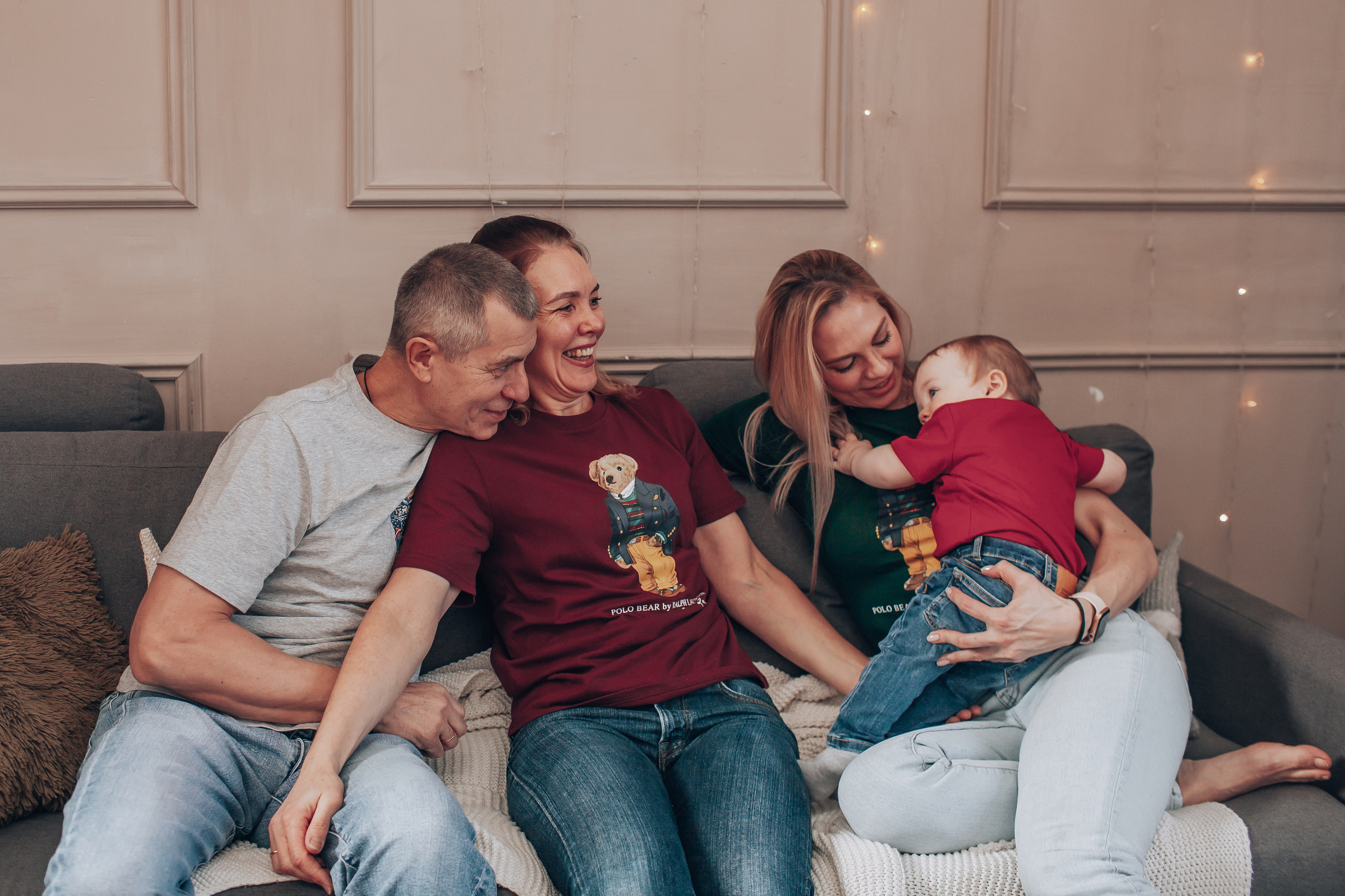 Анонс Новогодней съемки {Даша, Соня и бабушка с дедушкой}. Семейный фотограф в Москве Наталья Чуб, заказать Фотокнигу