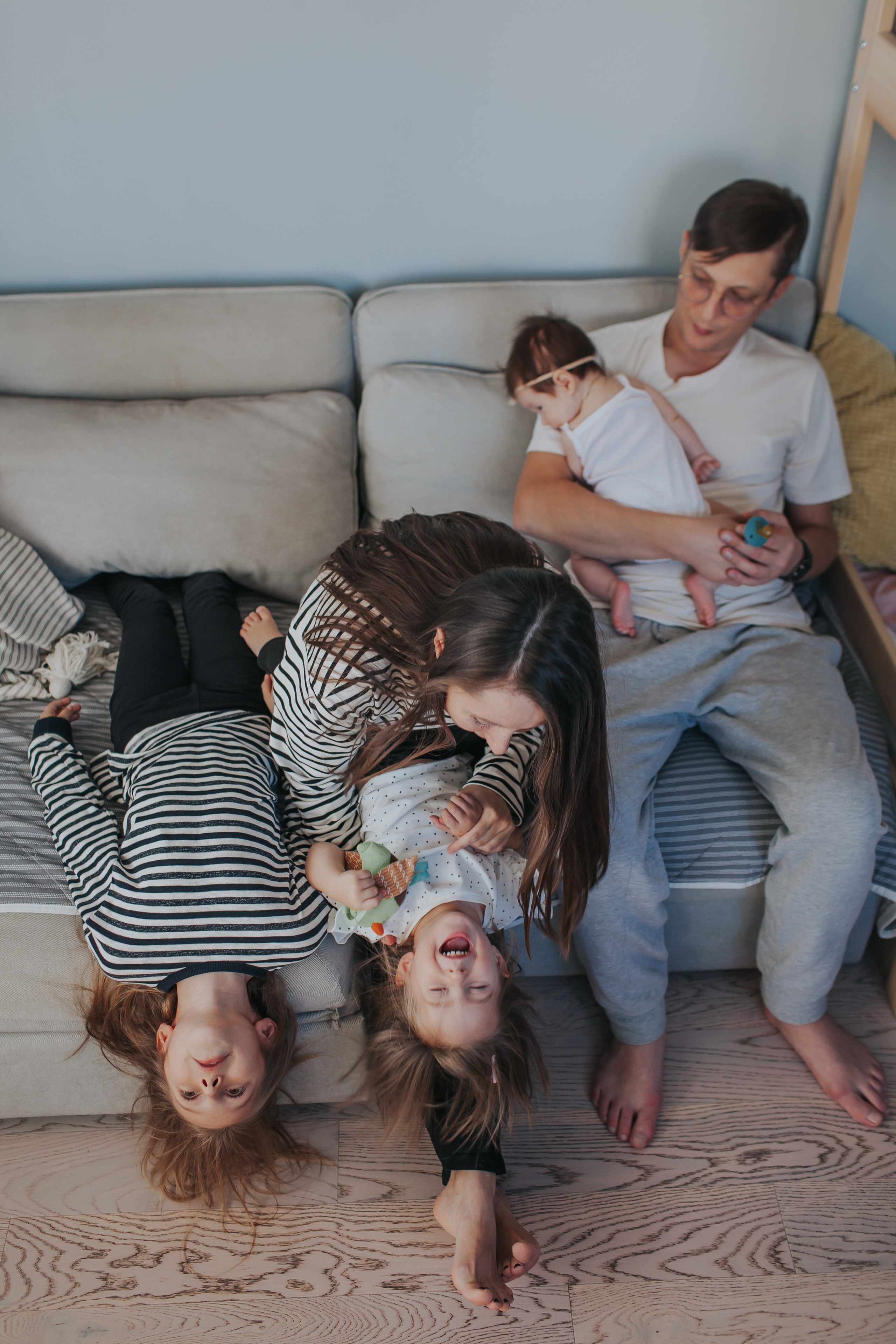 Семейная фотосессия дома. Семейный фотограф в Москве Наталья Чуб, заказать Фотокнигу
