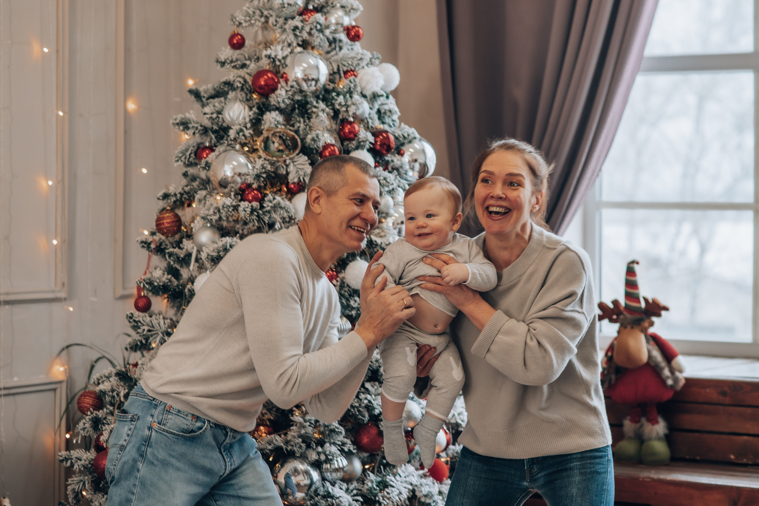 Анонс Новогодней съемки {Даша, Соня и бабушка с дедушкой}. Семейный фотограф в Москве Наталья Чуб, заказать Фотокнигу