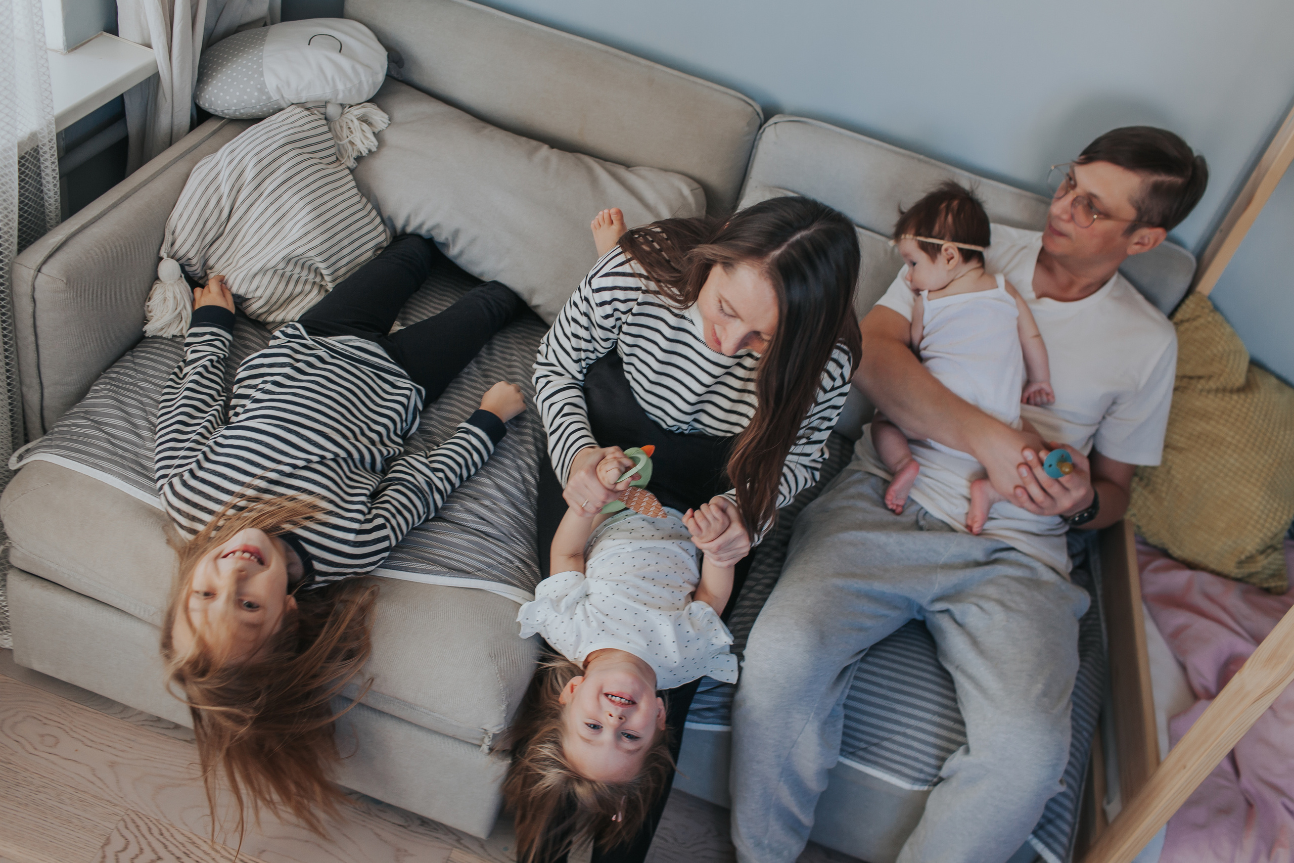 Семейная фотосессия дома. Семейный фотограф в Москве Наталья Чуб, заказать Фотокнигу