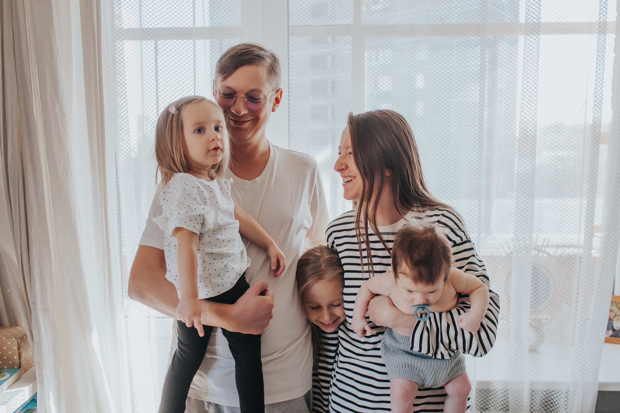 Семейная фотосессия дома. Семейный фотограф в Москве Наталья Чуб, заказать Фотокнигу